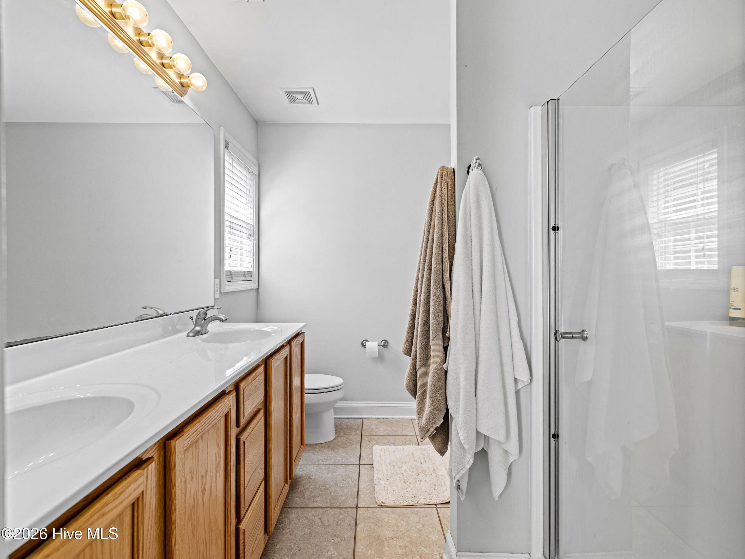 100566997 | Photo 34