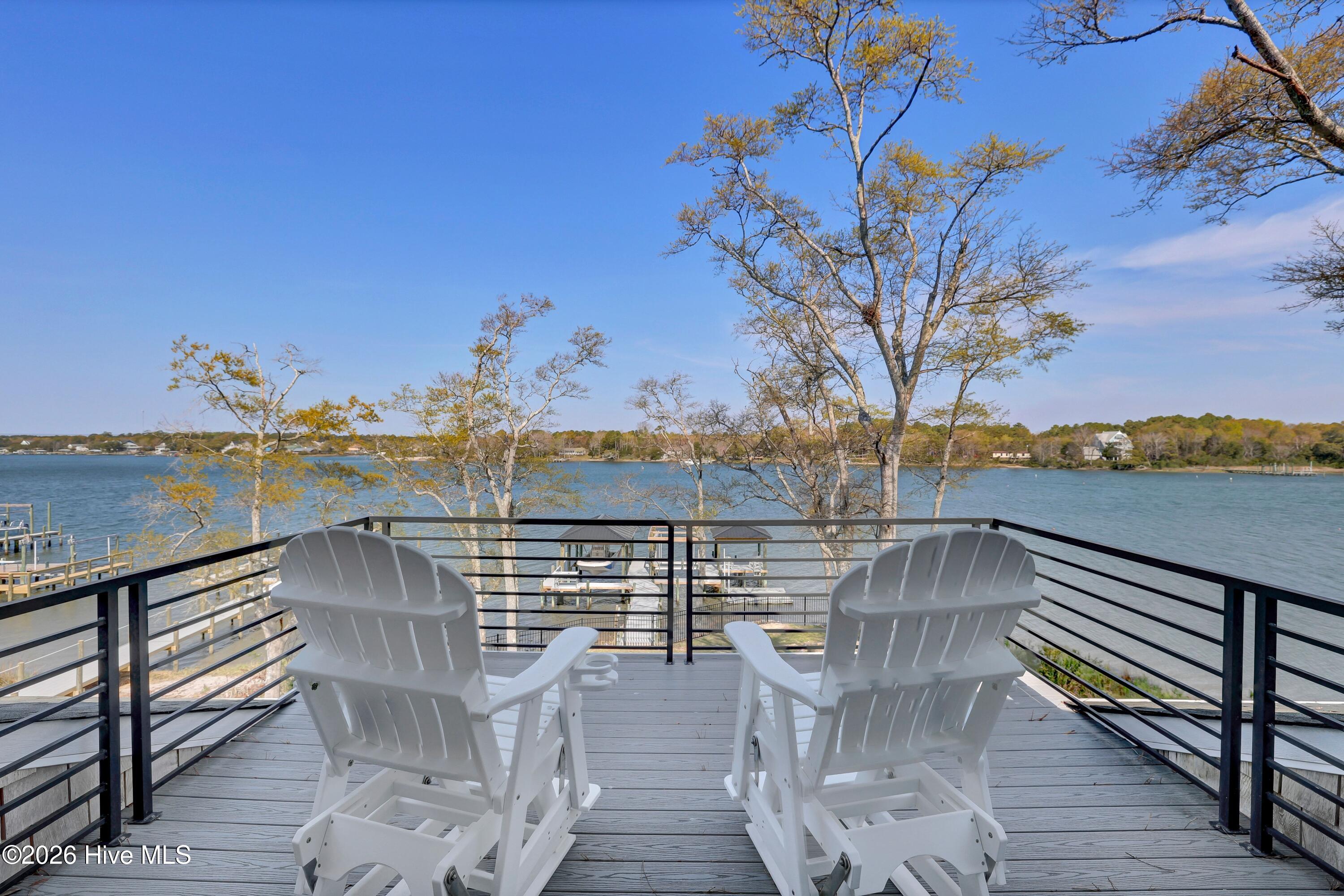 100564139 | Photo 36