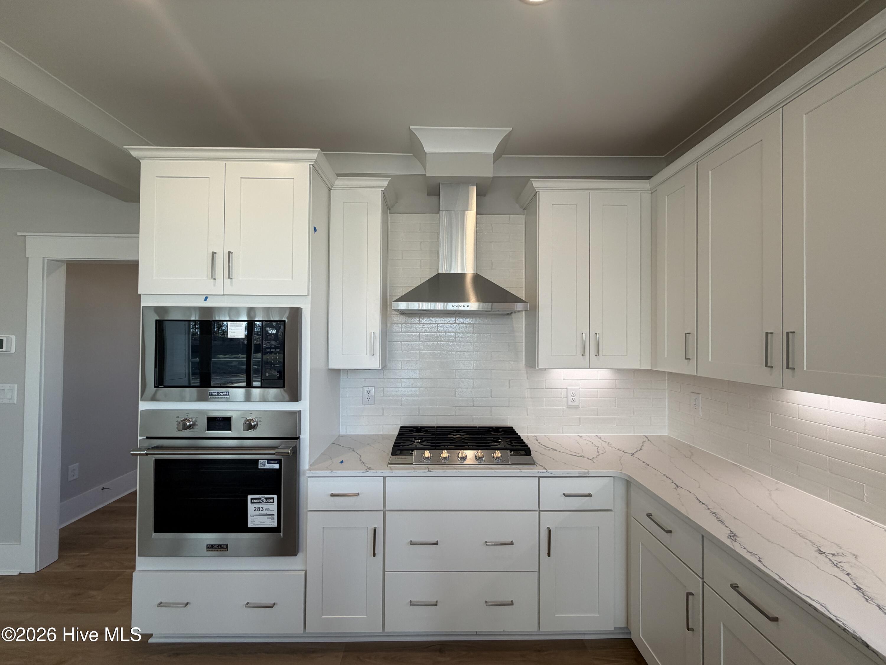 100532147 | Photo 15