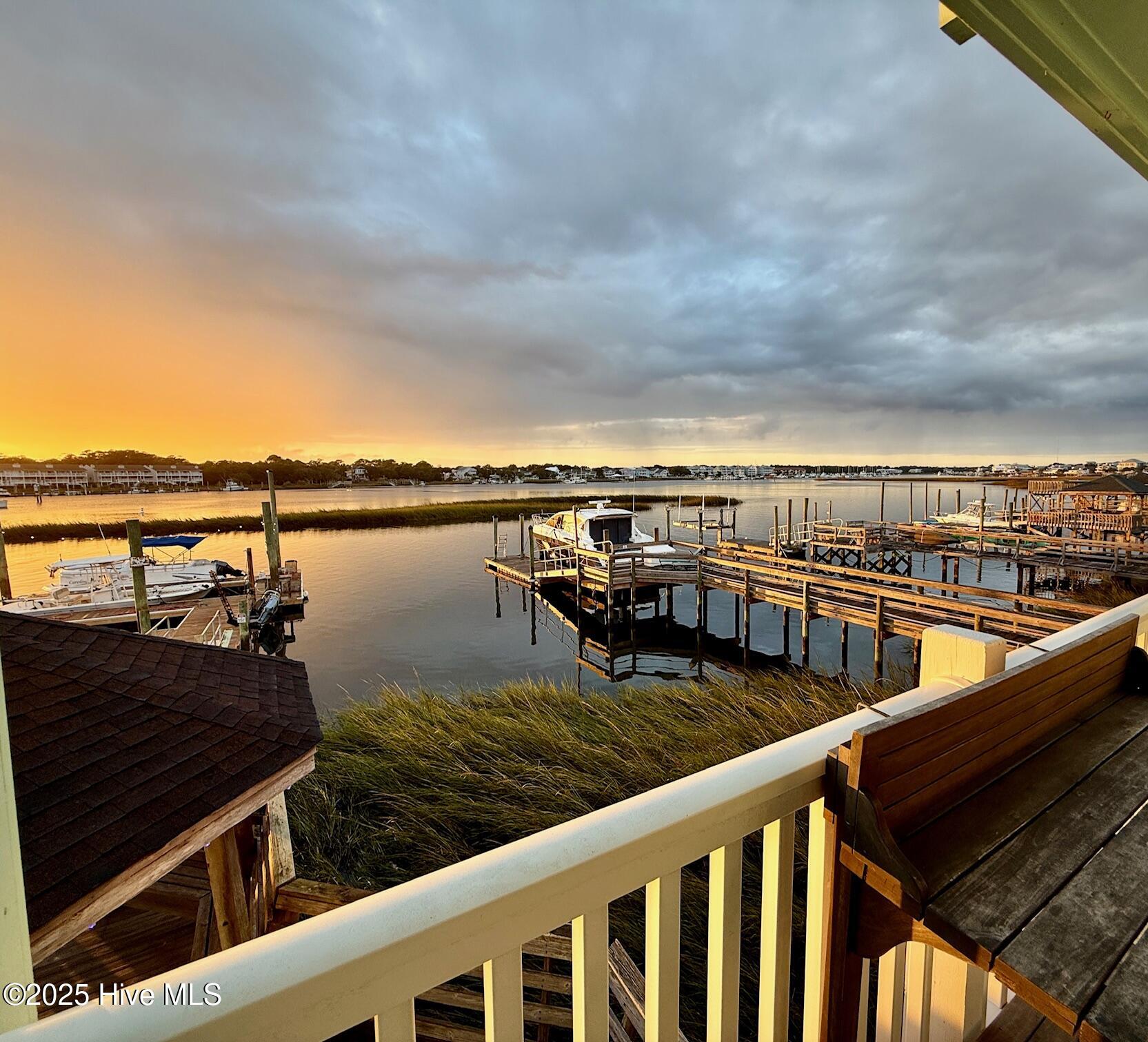 100536388 | Photo 34