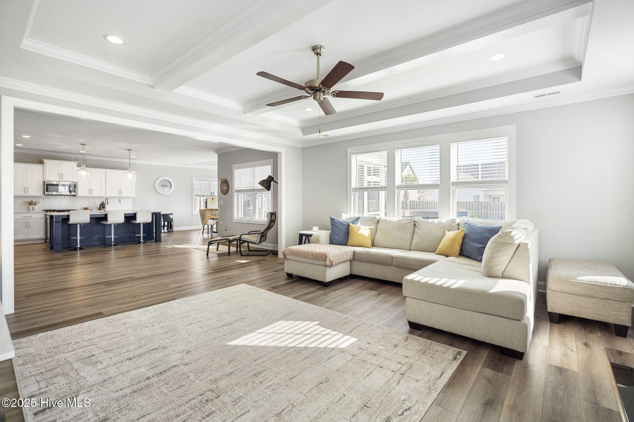 100538351 | Photo 29