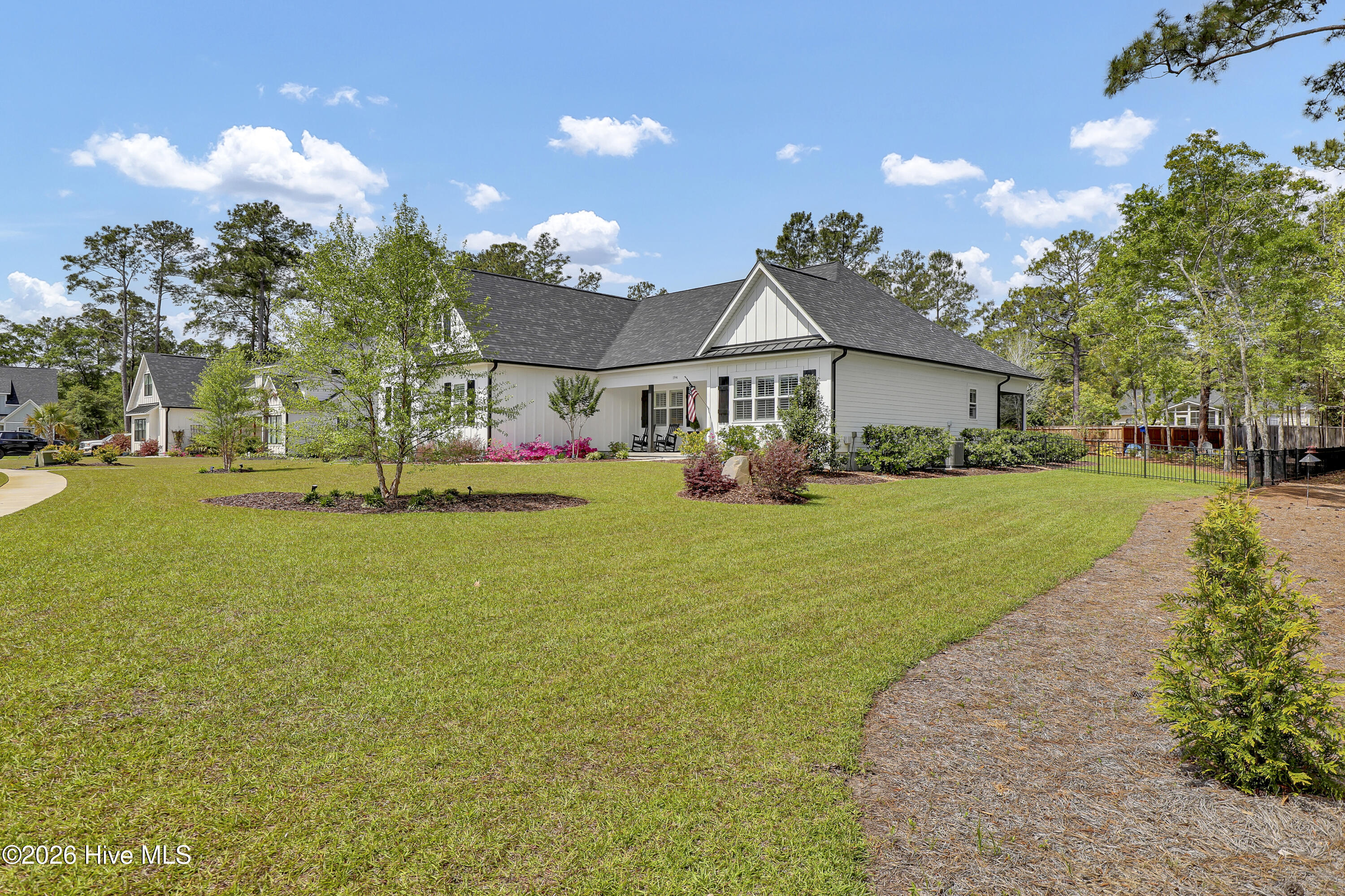 100567366 | Photo 50