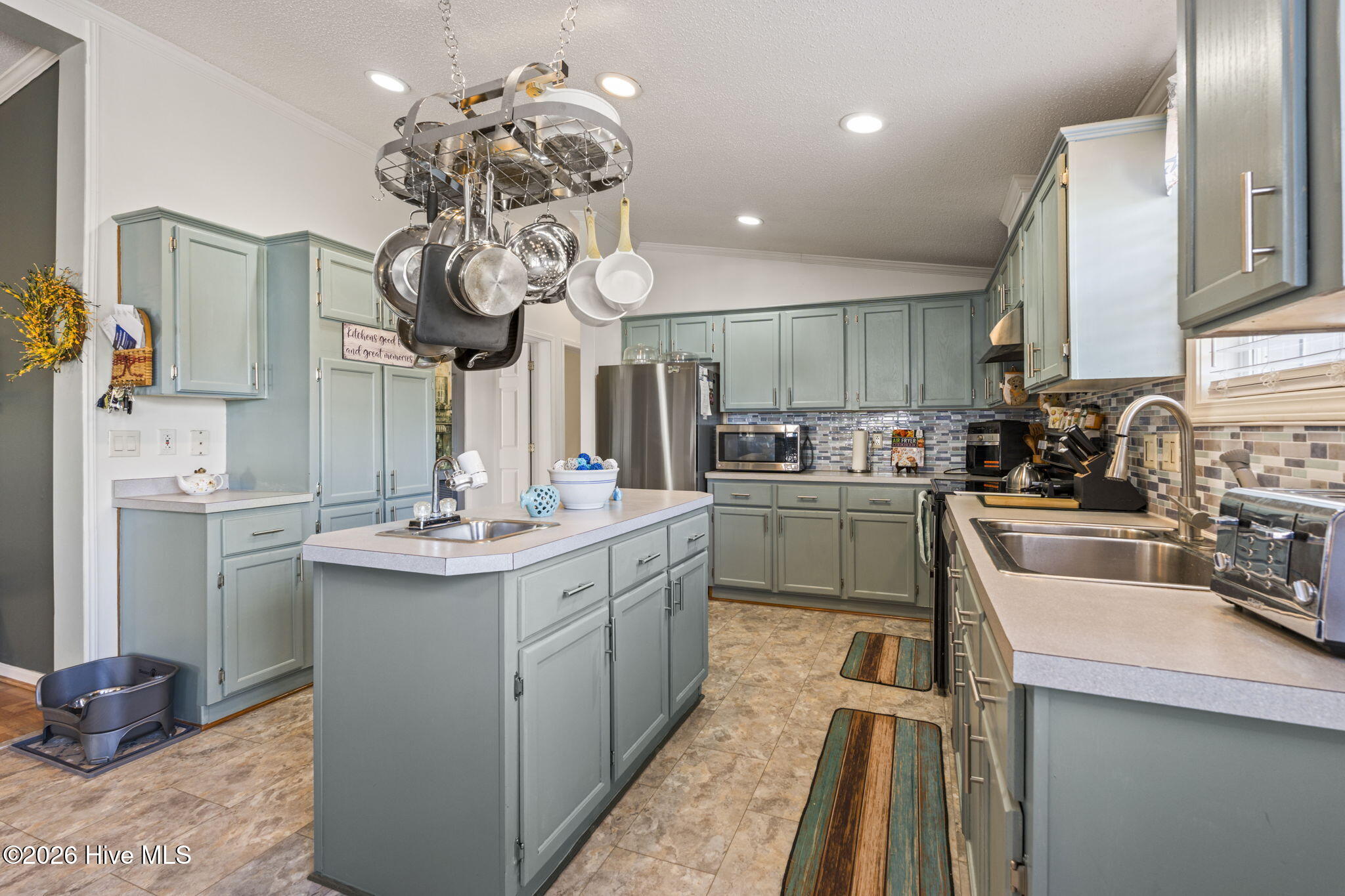 100563458 | Photo 19