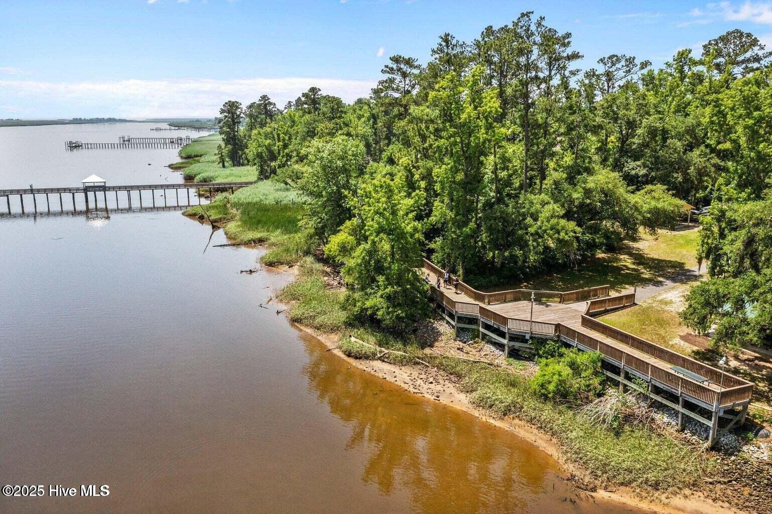 100543614 | Photo 45