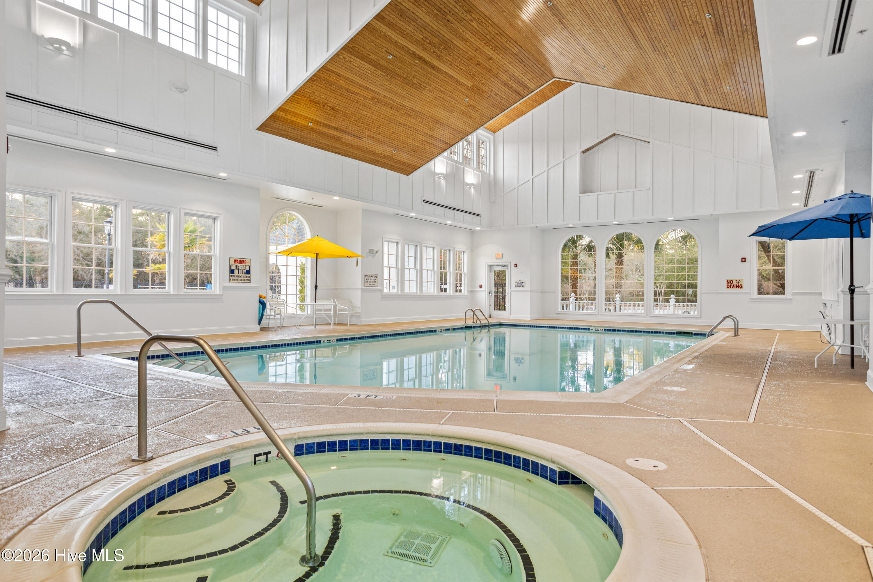 100560596 | Photo 57