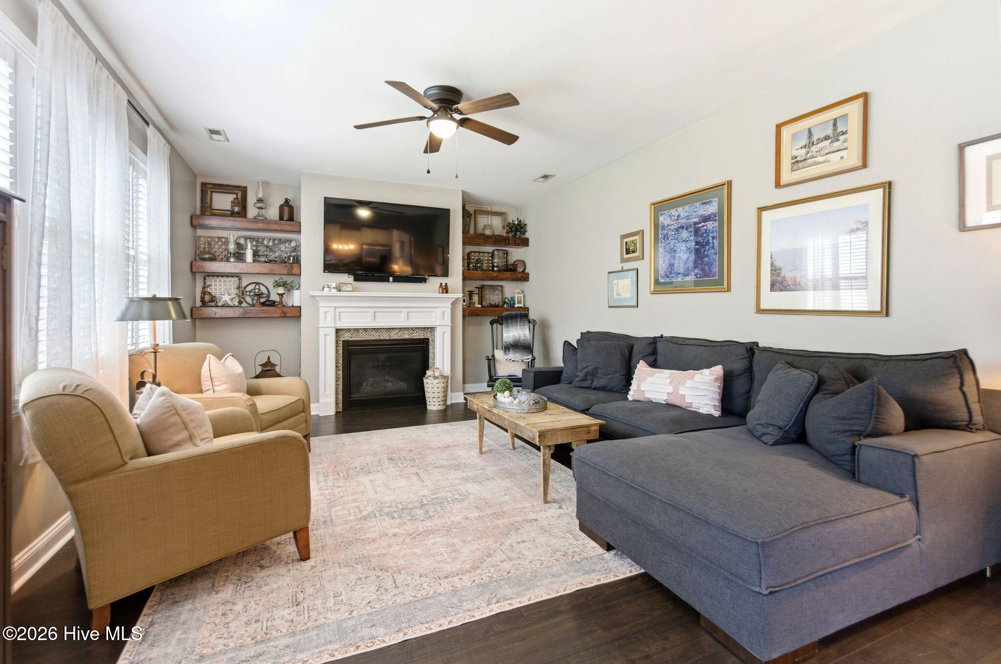 100568404 | Photo 30