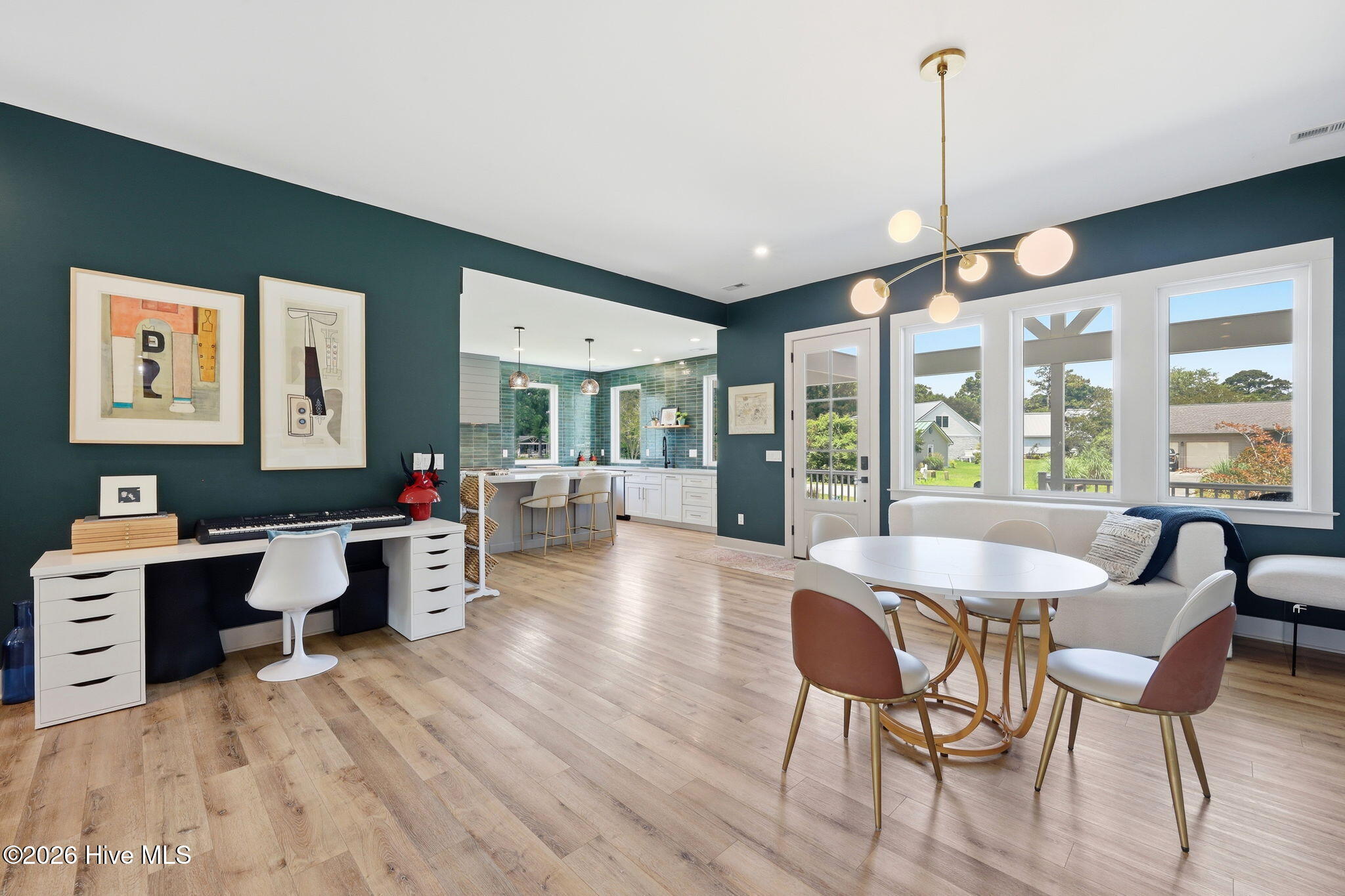 1106 Link Lane,Oriental