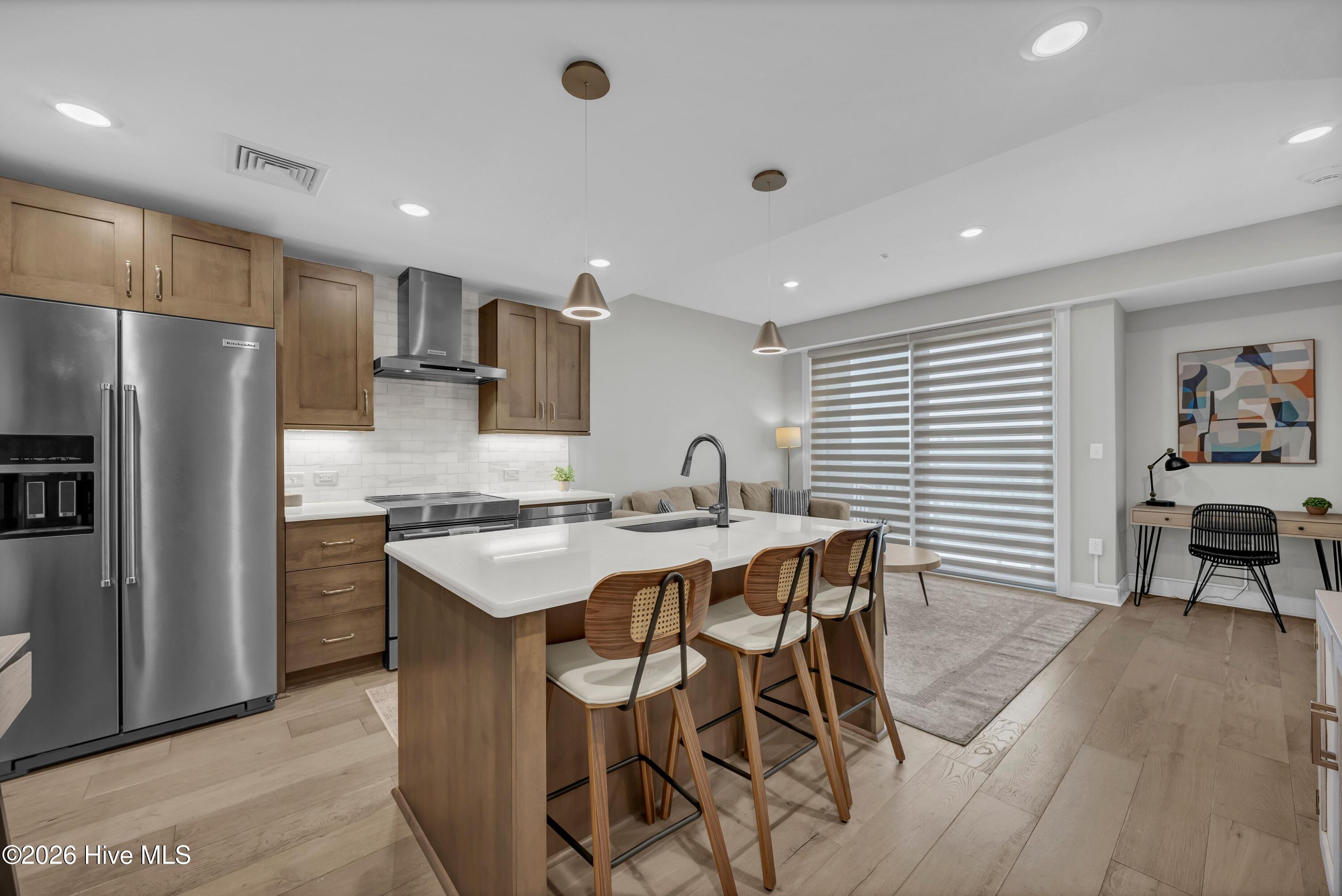 100567765 | Photo 15