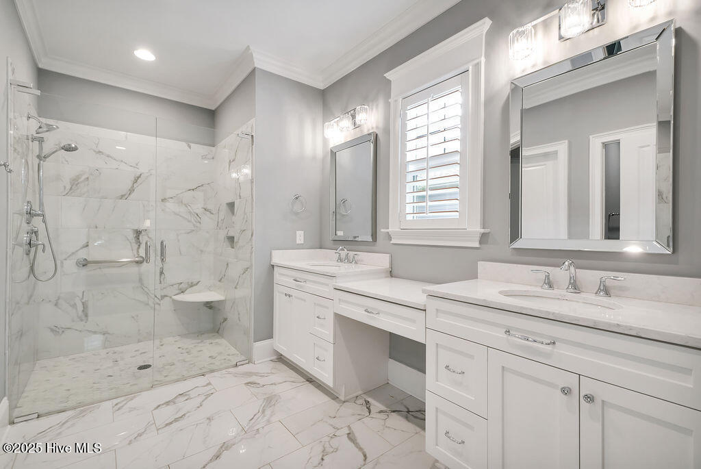 100535005 | Photo 21