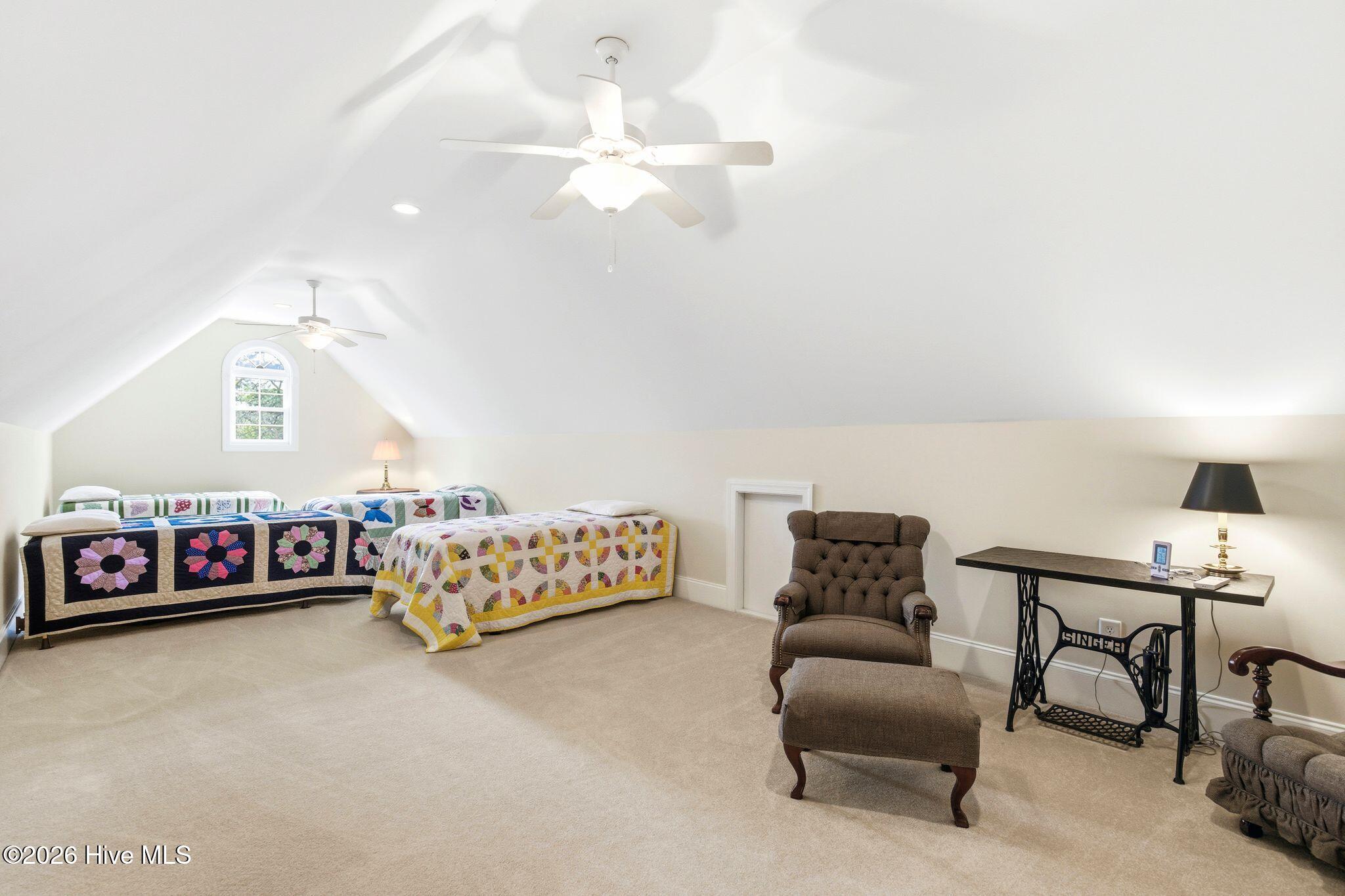 100564231 | Photo 49