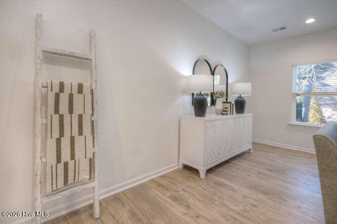 100549572 | Photo 10