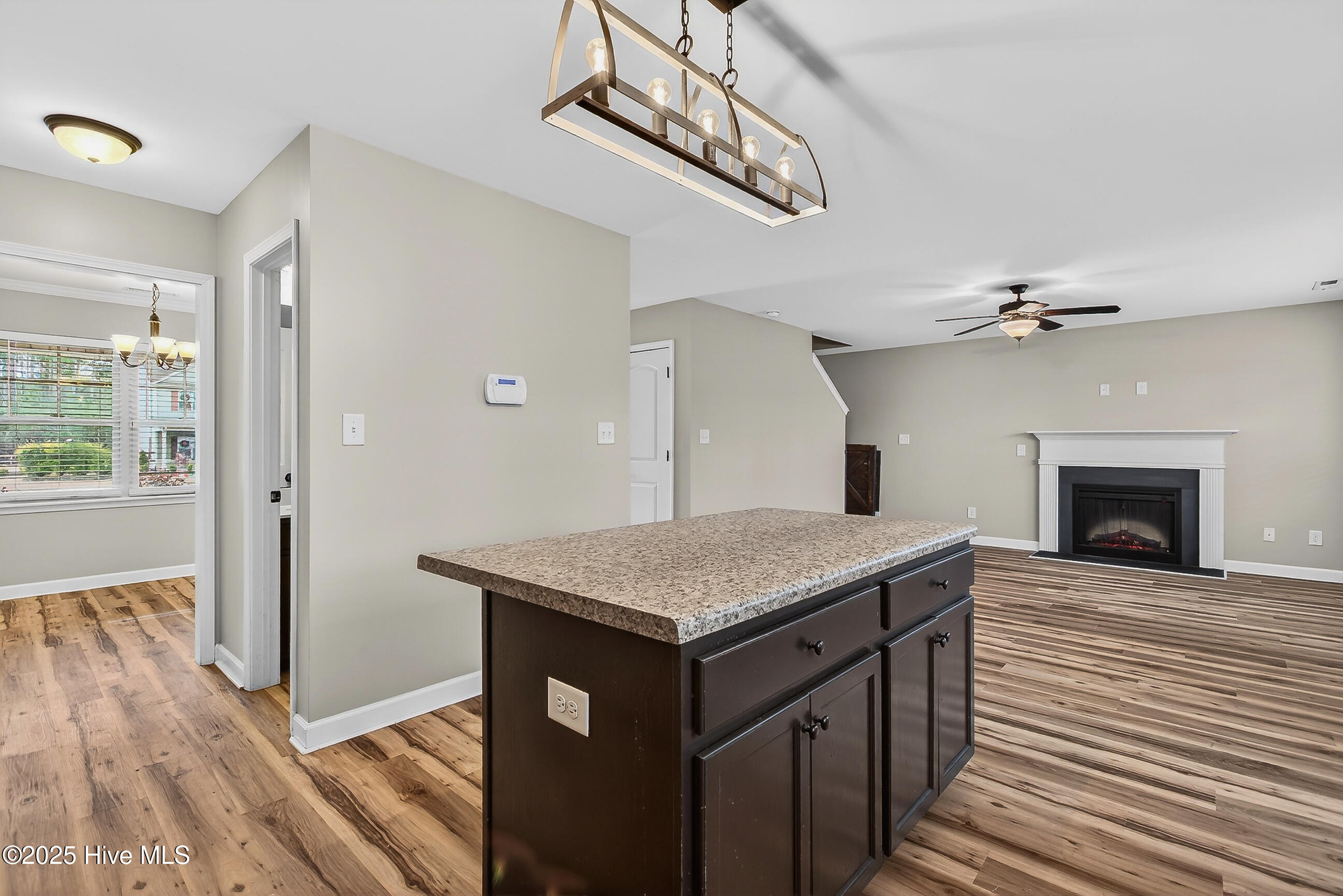 100546178 | Photo 12