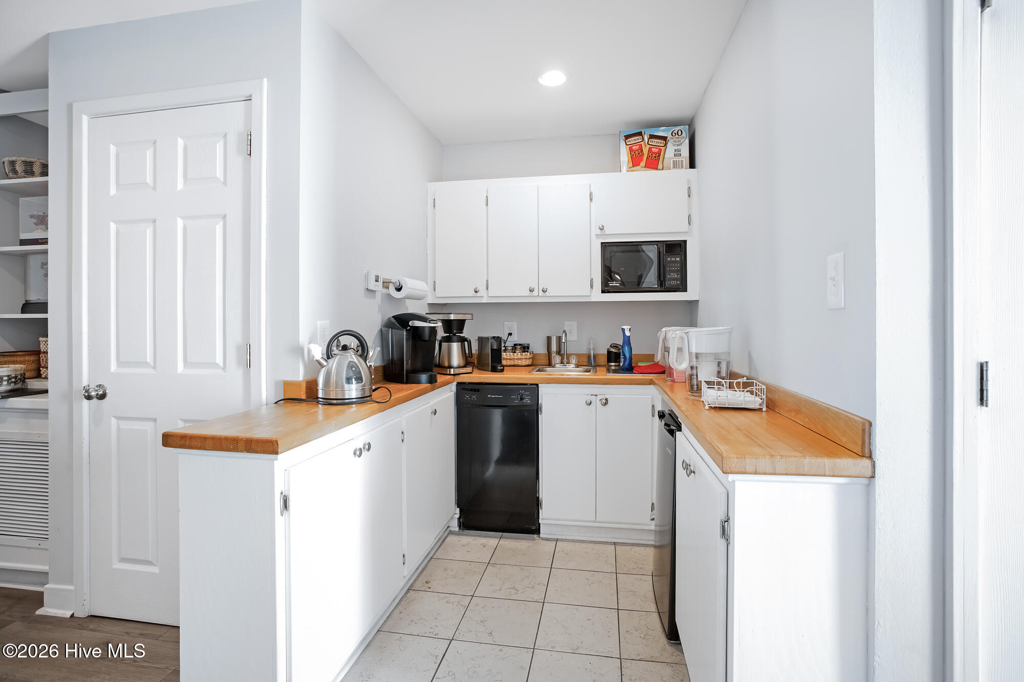 100565973 | Photo 19