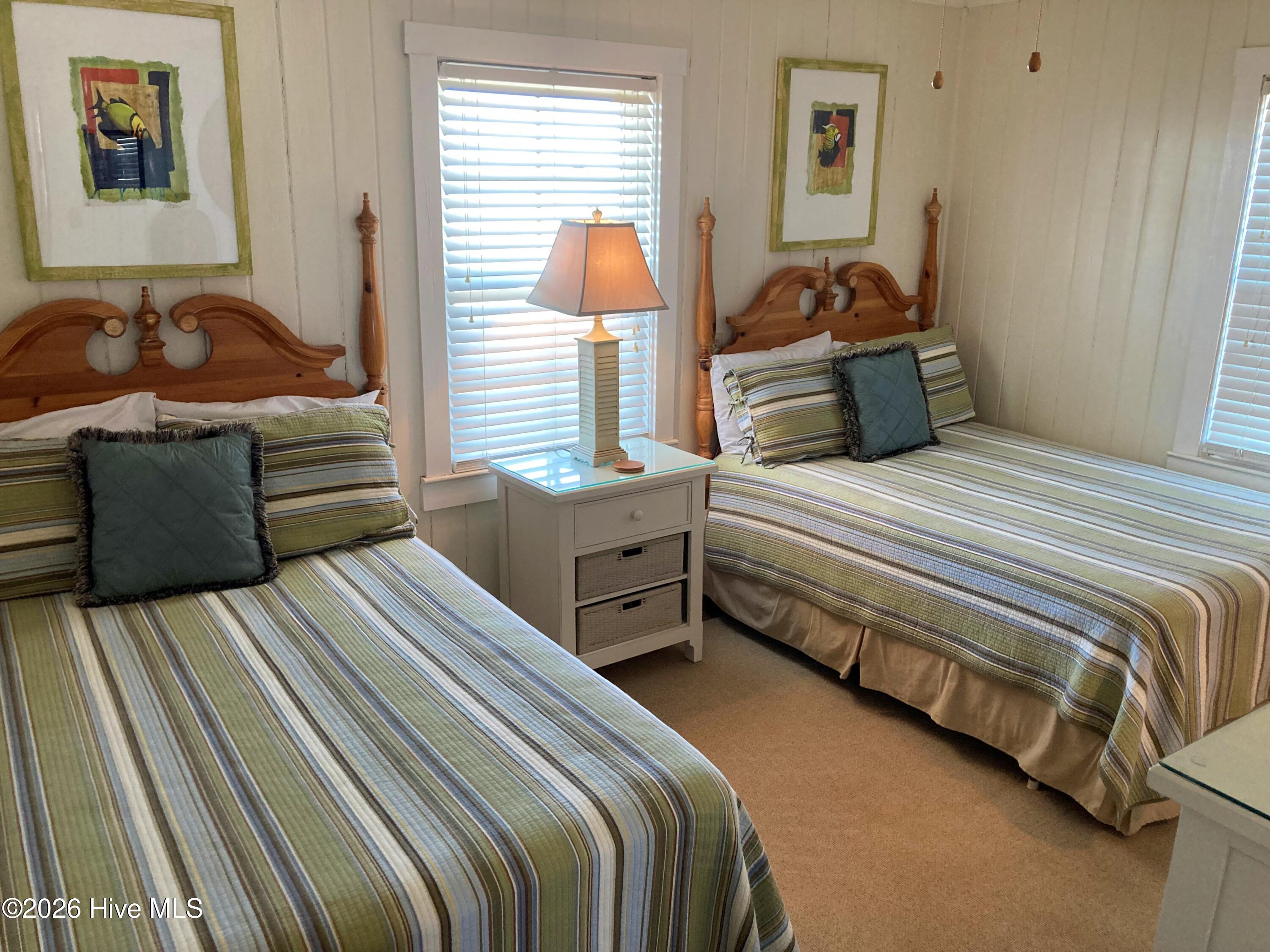 100560926 | Photo 18