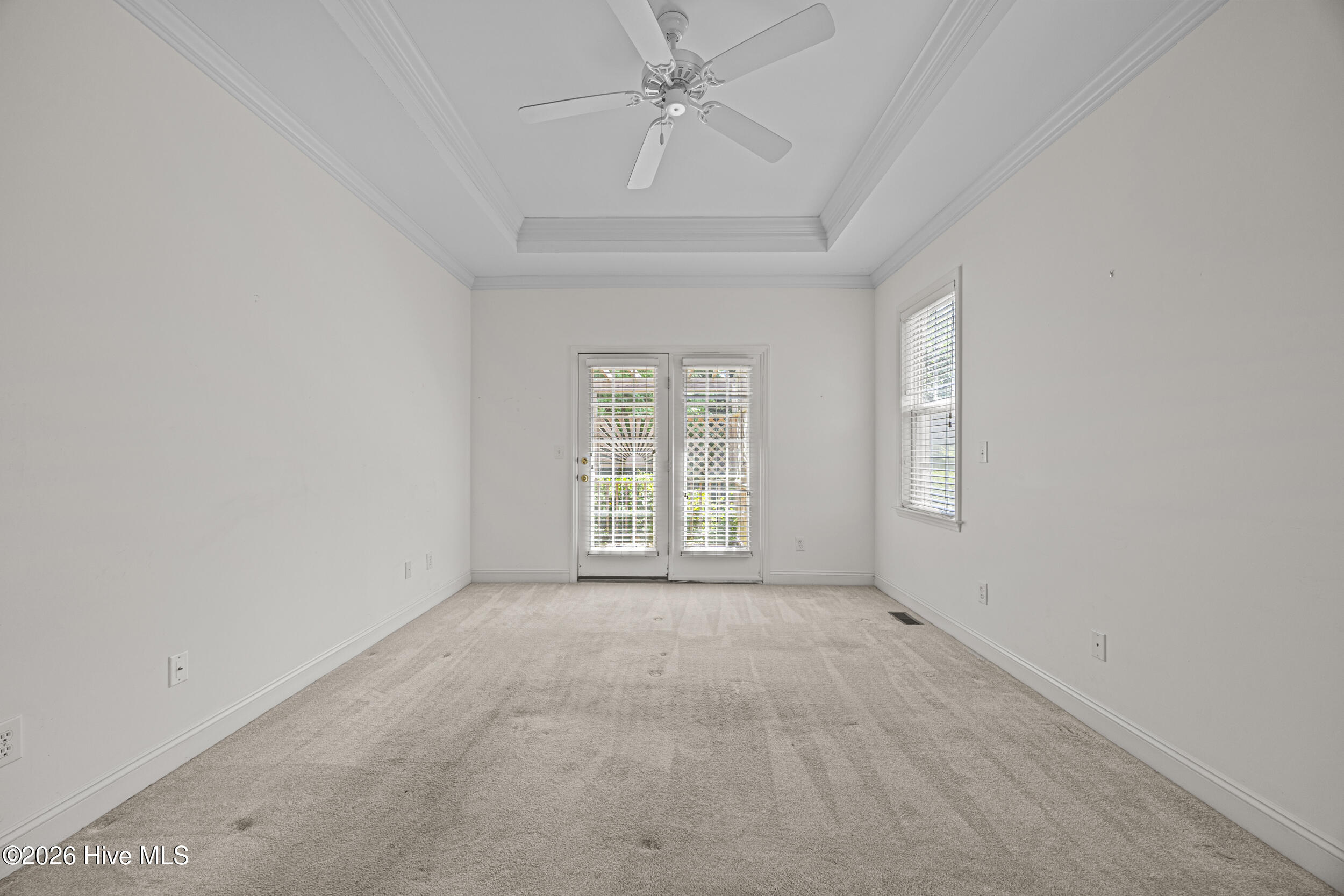 100569840 | Photo 13