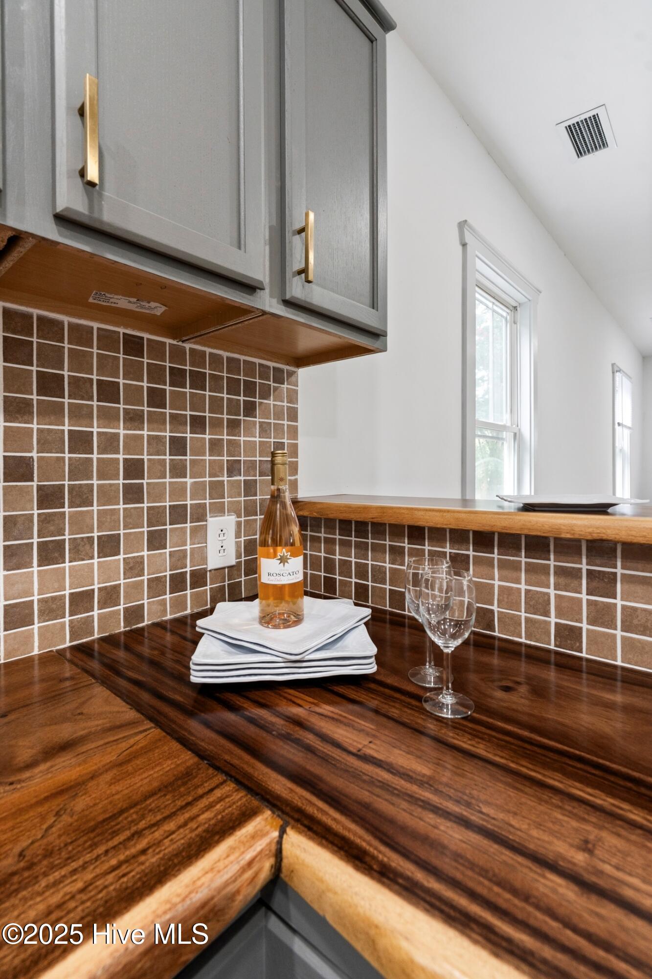 100522138 | Photo 10