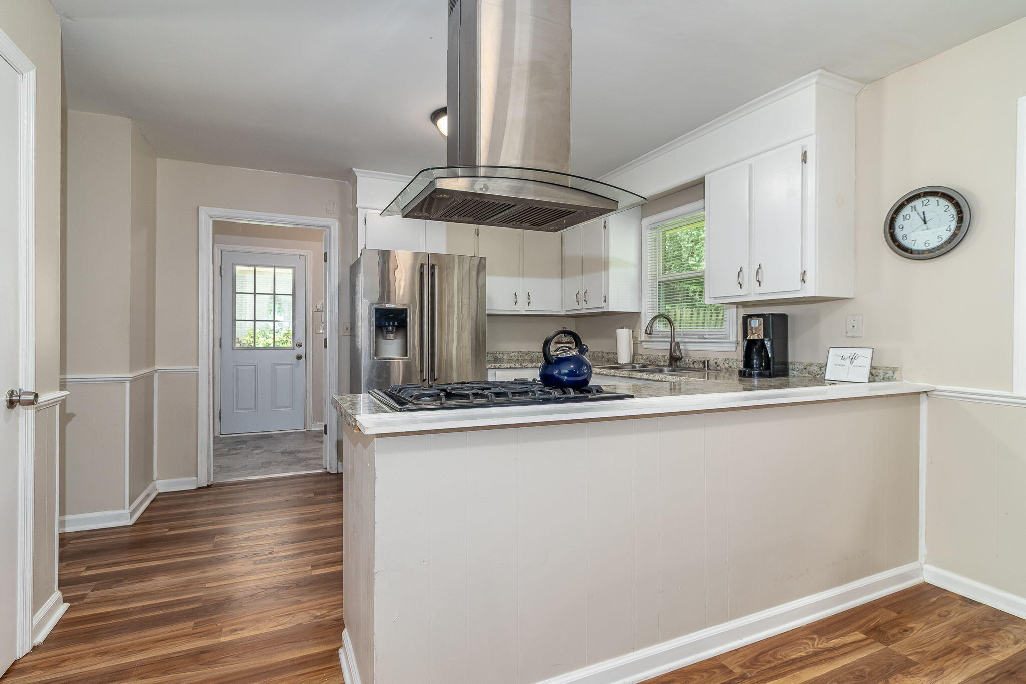18-web-or-mls-105 DRESDEN DR A©--23