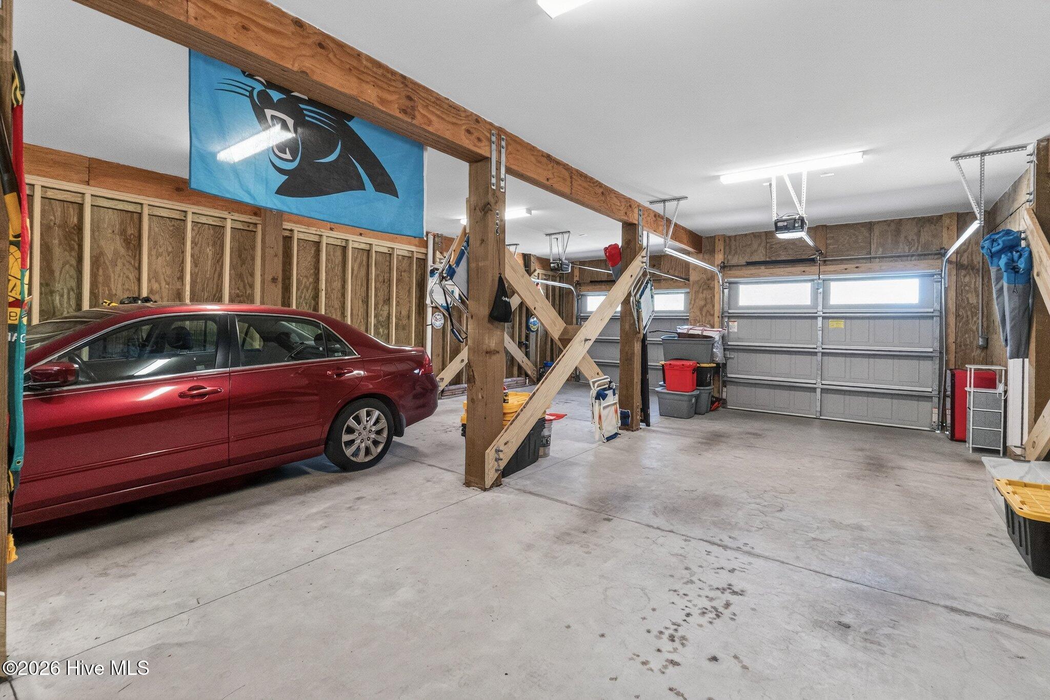 100561460 | Photo 36