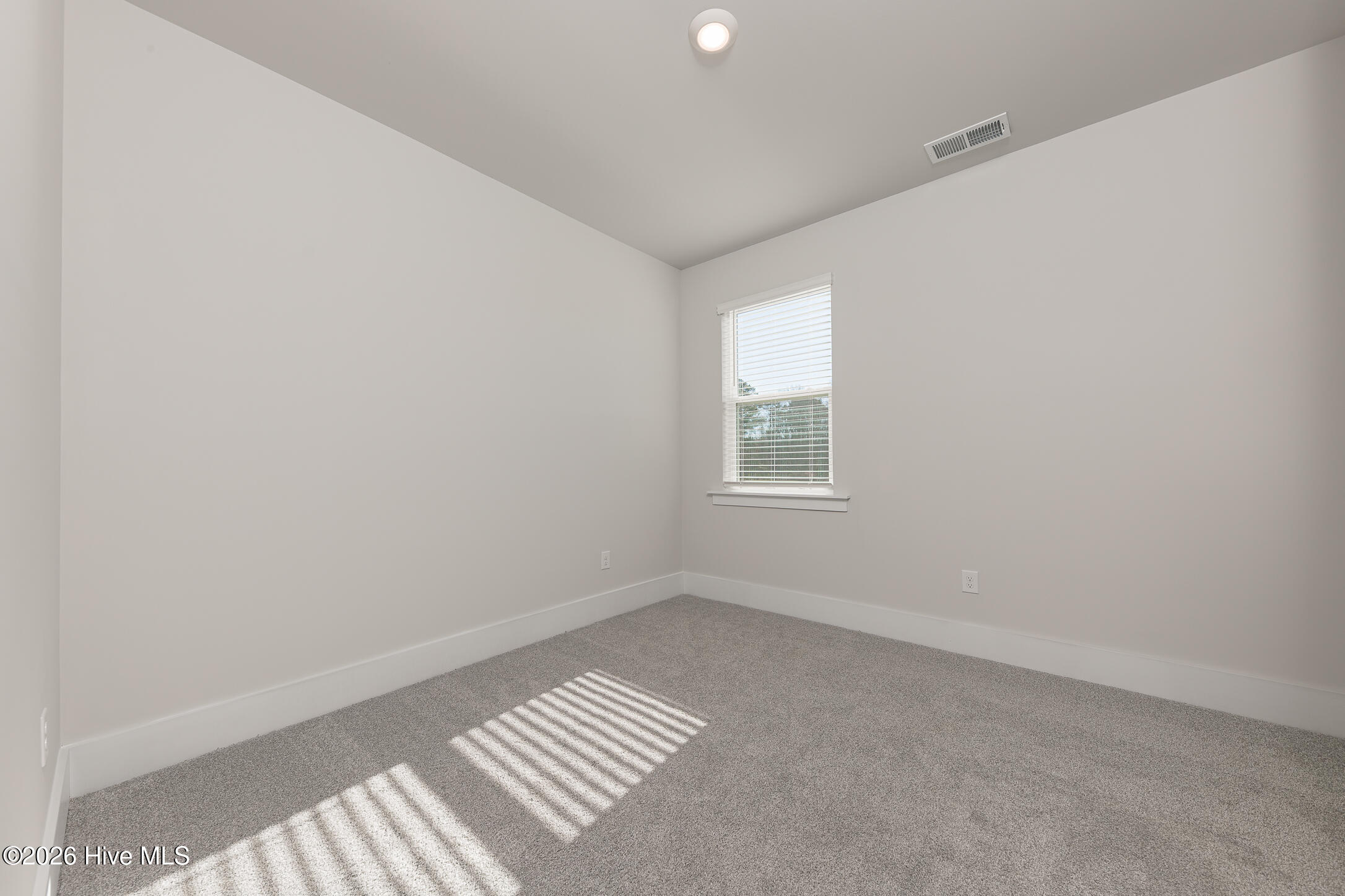 100547064 | Photo 19