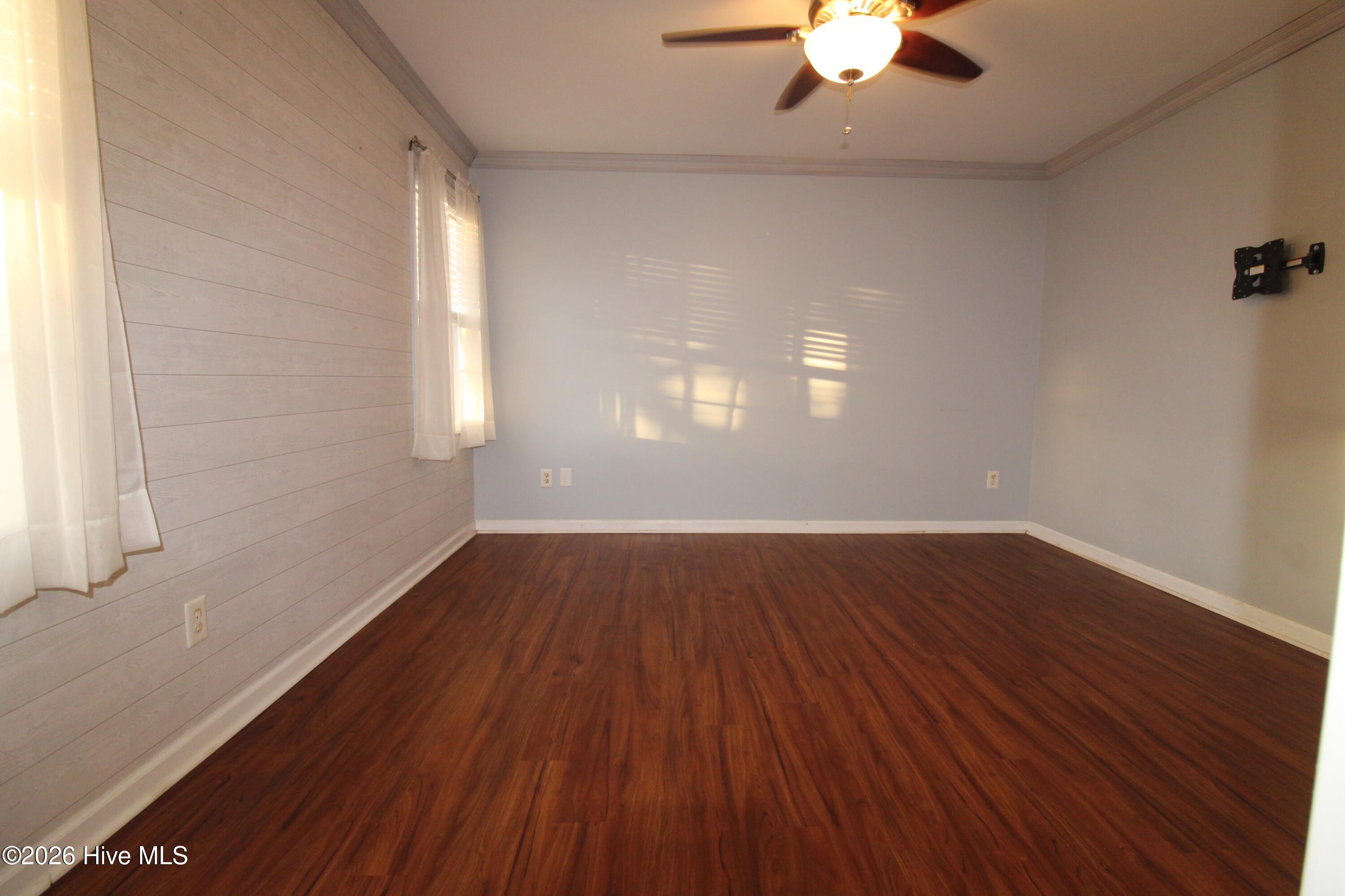 100558935 | Photo 33