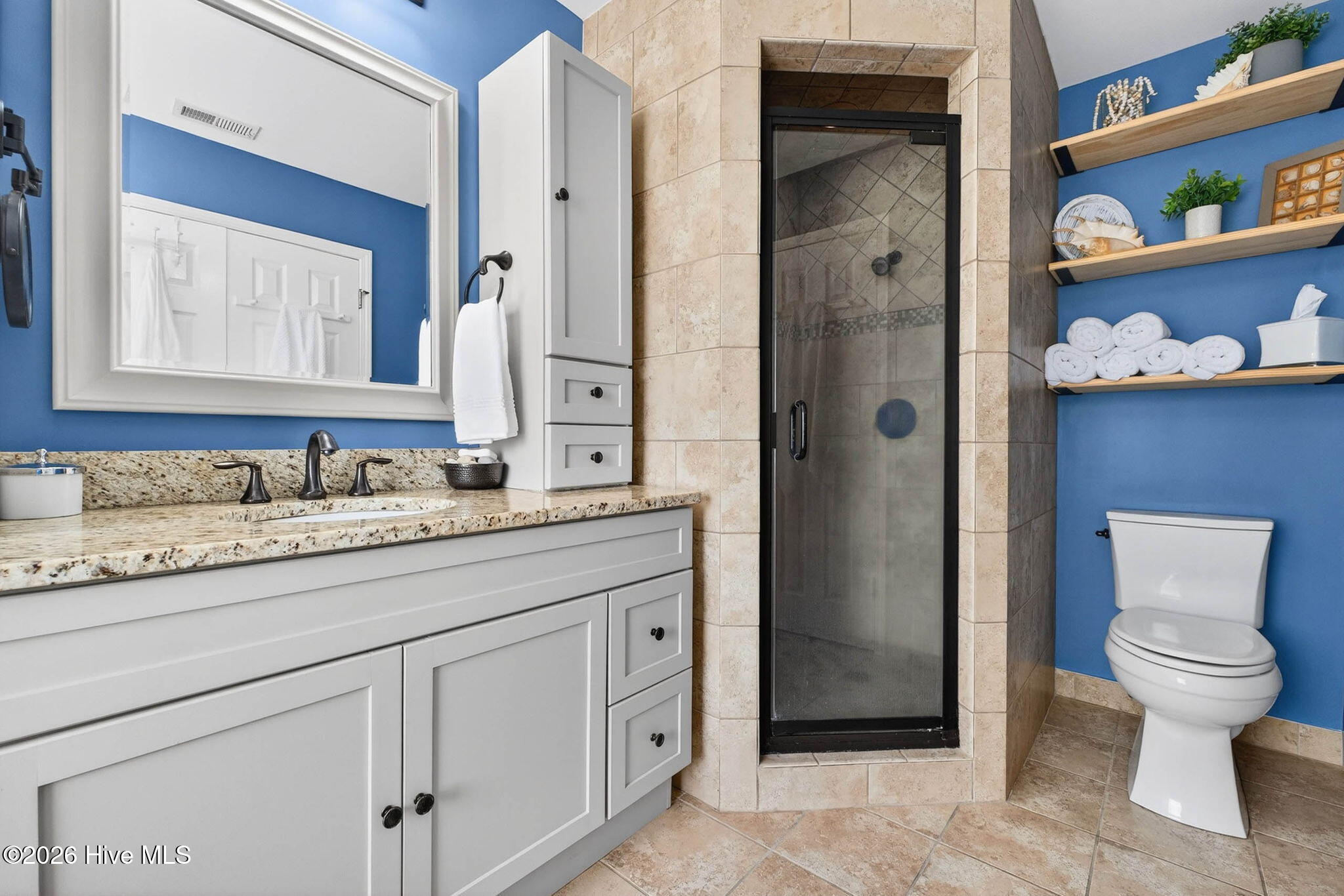 100562589 | Photo 45