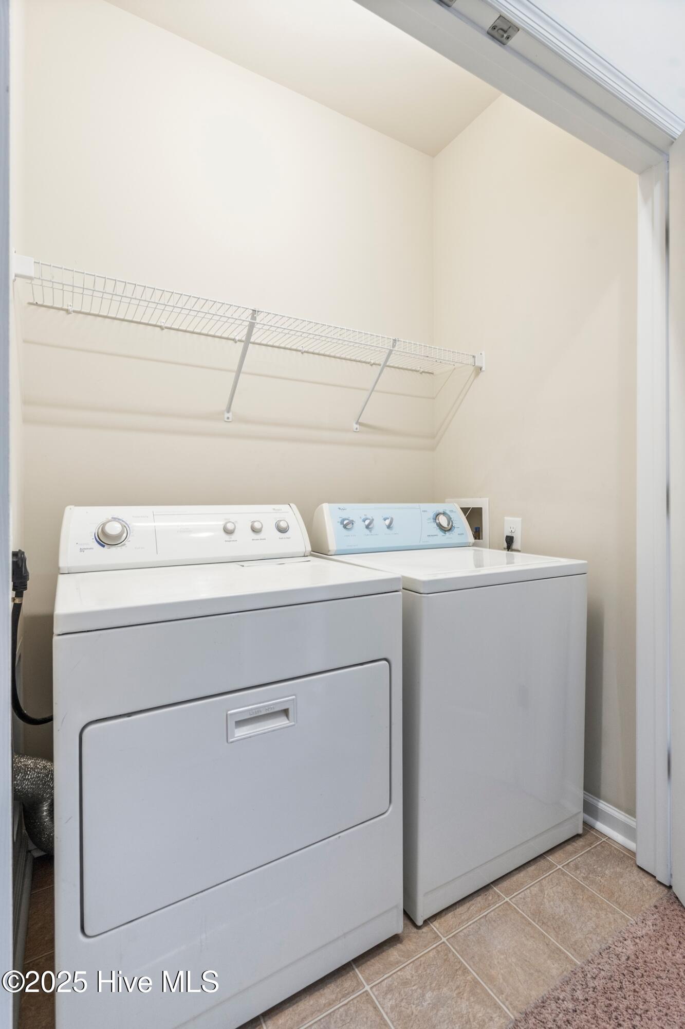 100525972 | Photo 19