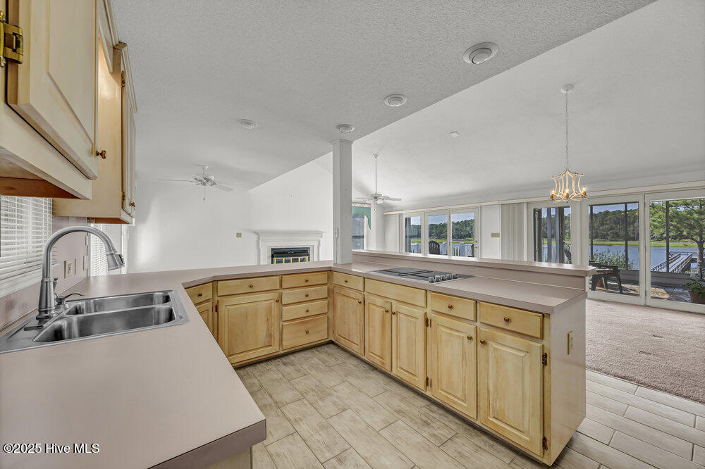 100526999 | Photo 19