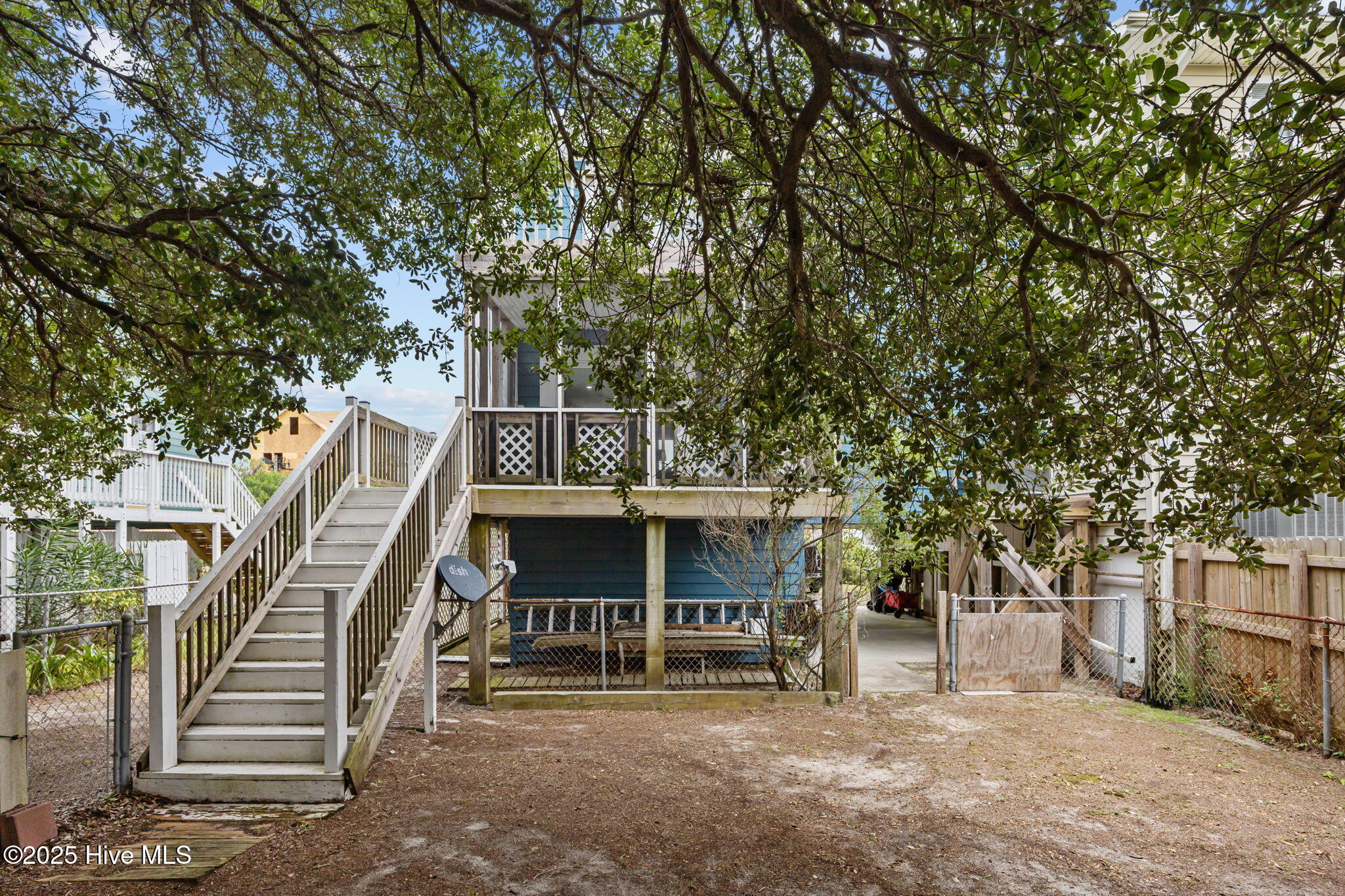 100530225 | Photo 48