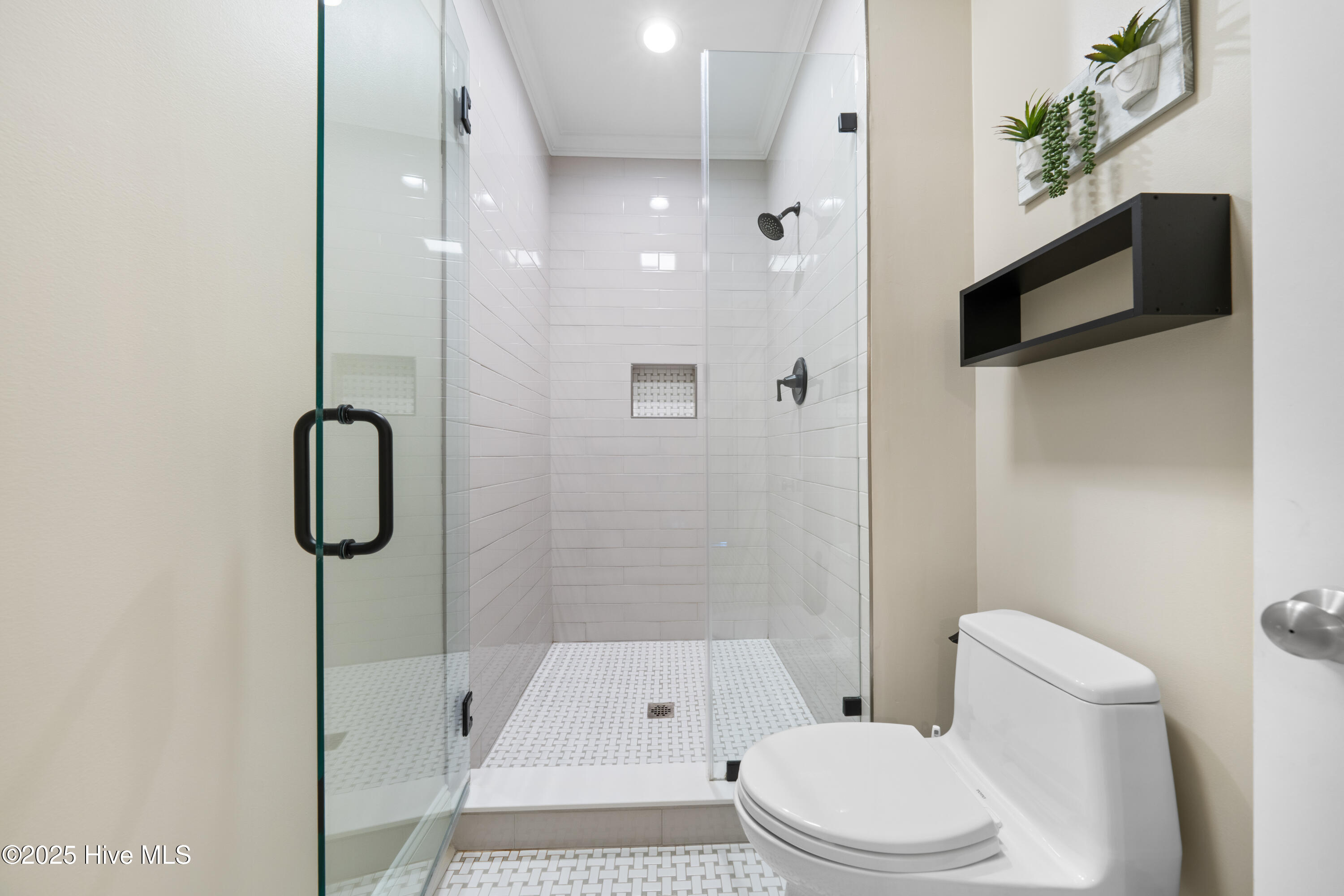 100541369 | Photo 16