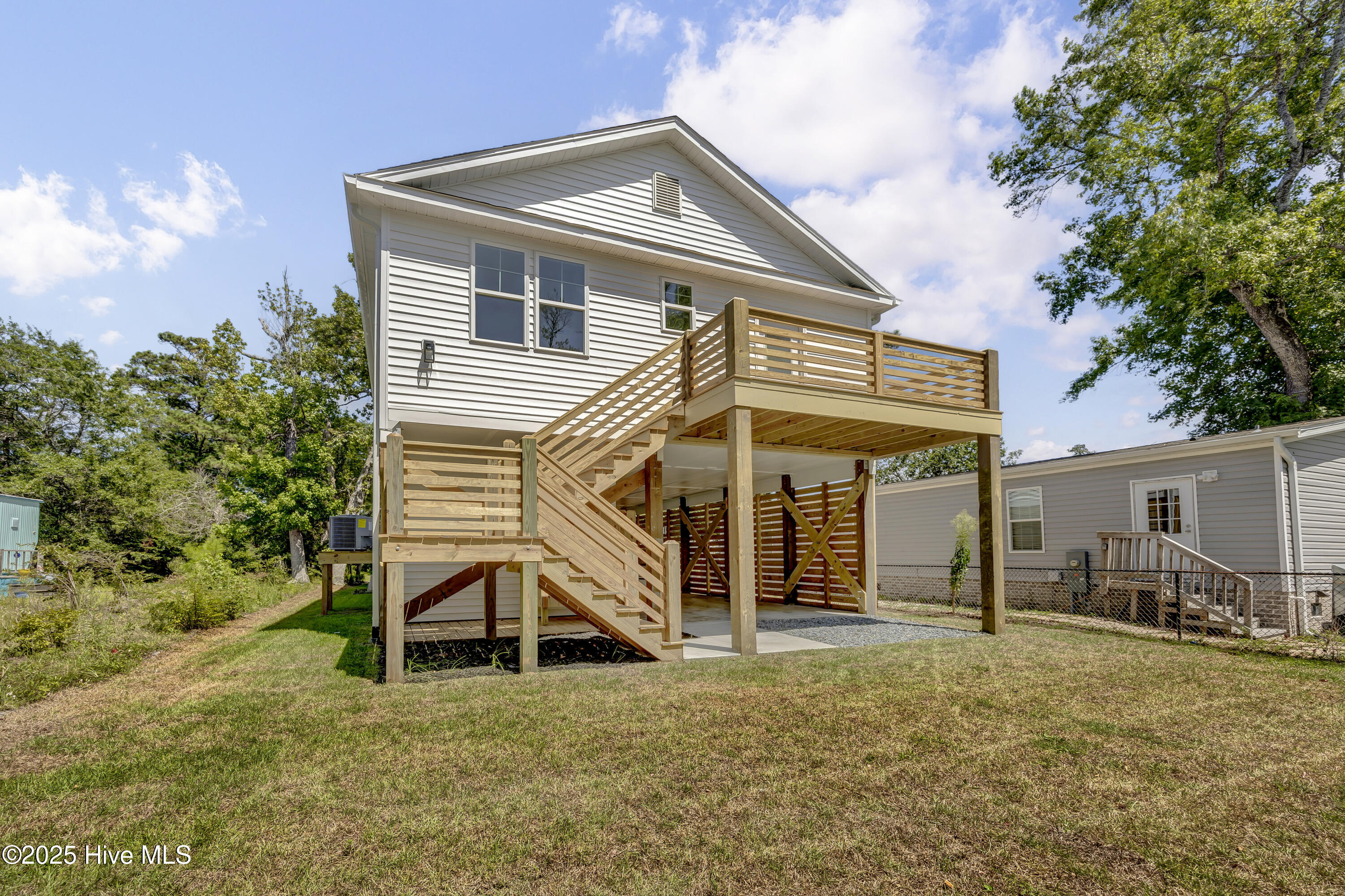 100509344 | Photo 32