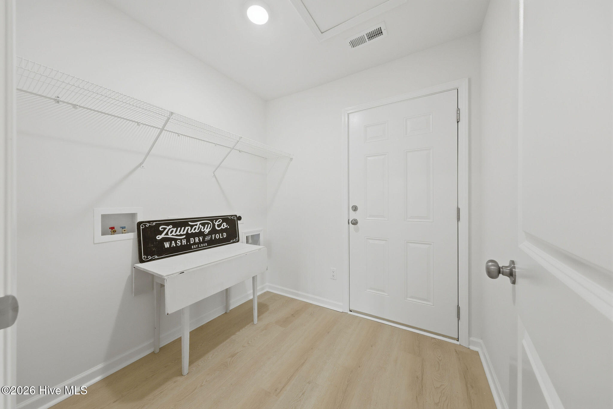 100554240 | Photo 37