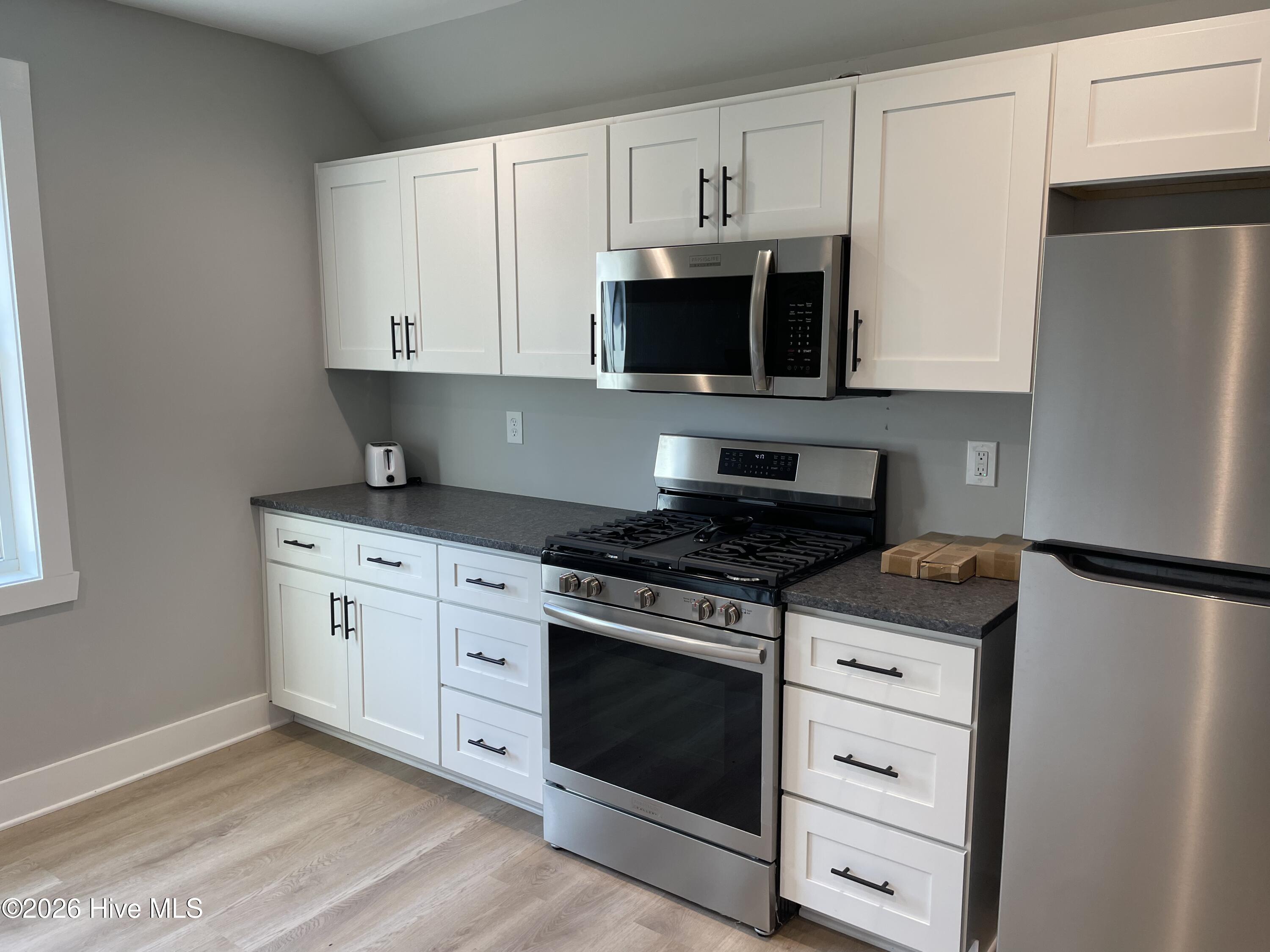 100568375 | Photo 49