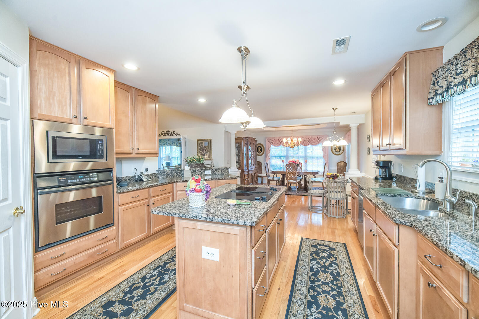 100538181 | Photo 19