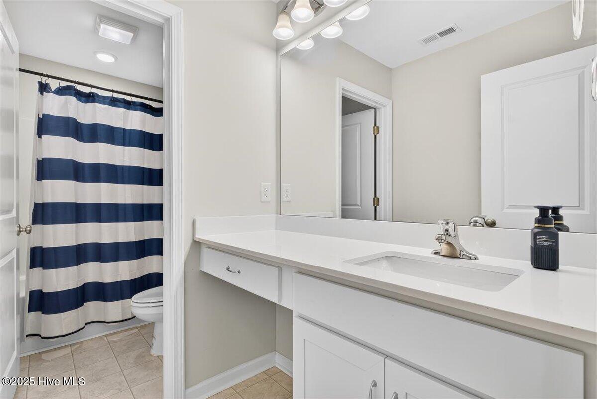 100566307 | Photo 35