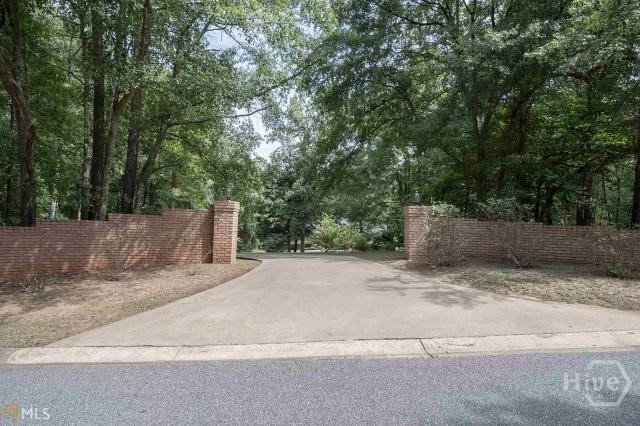 Driveway Entrance