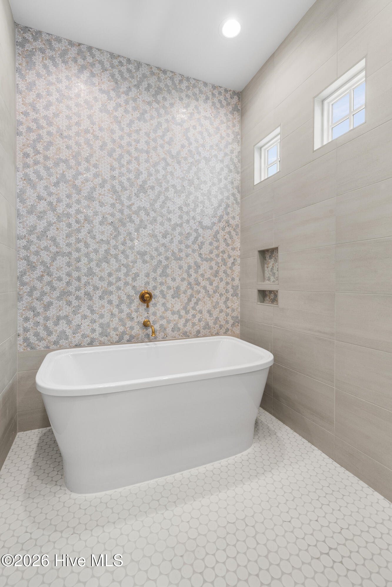 100519914 | Photo 45