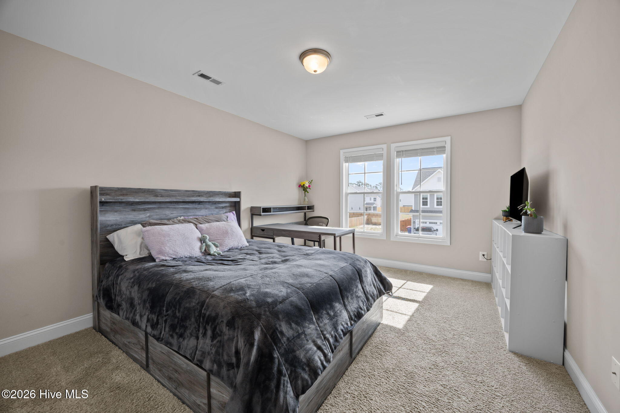 100561827 | Photo 27