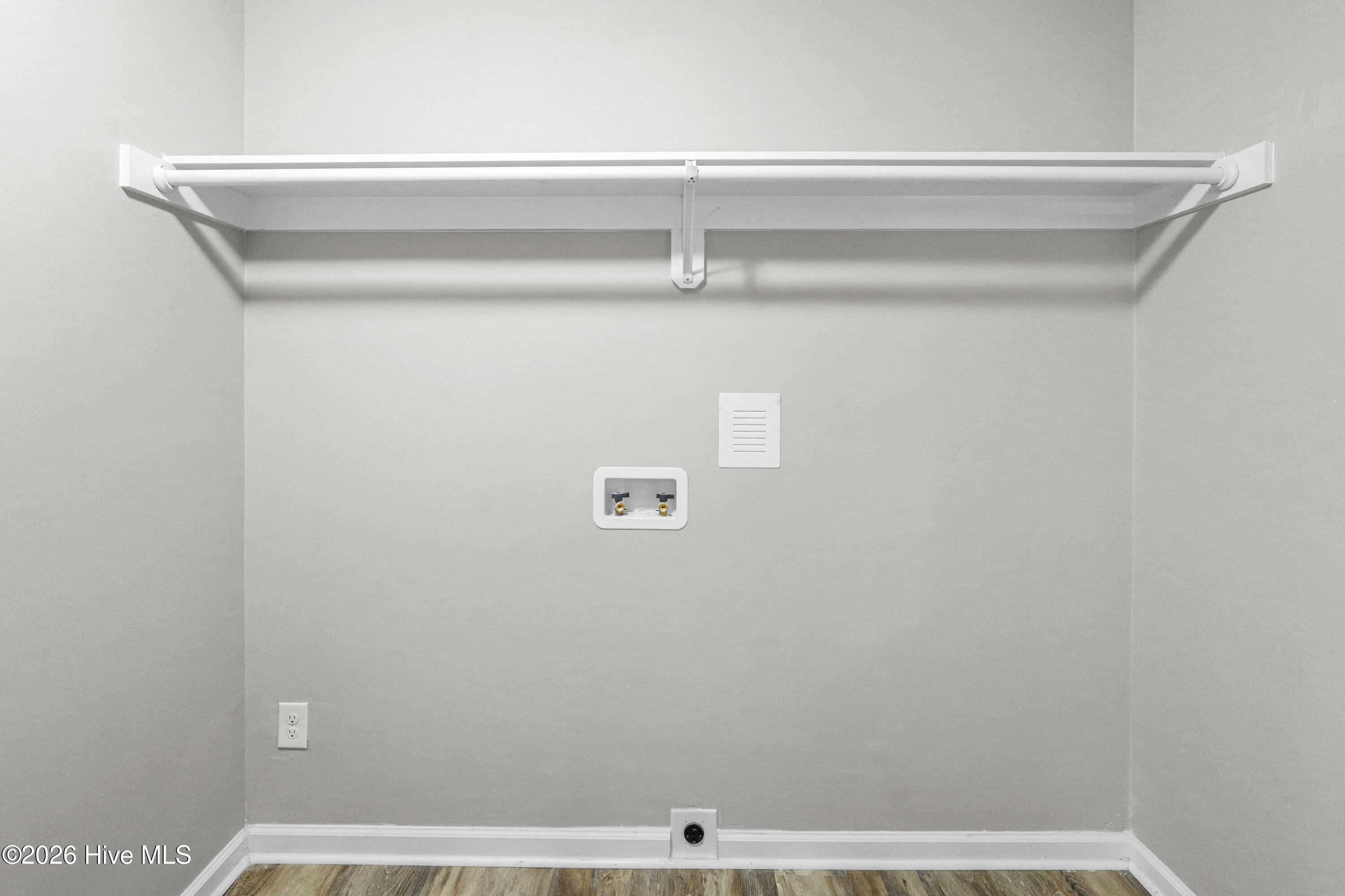 100569517 | Photo 36