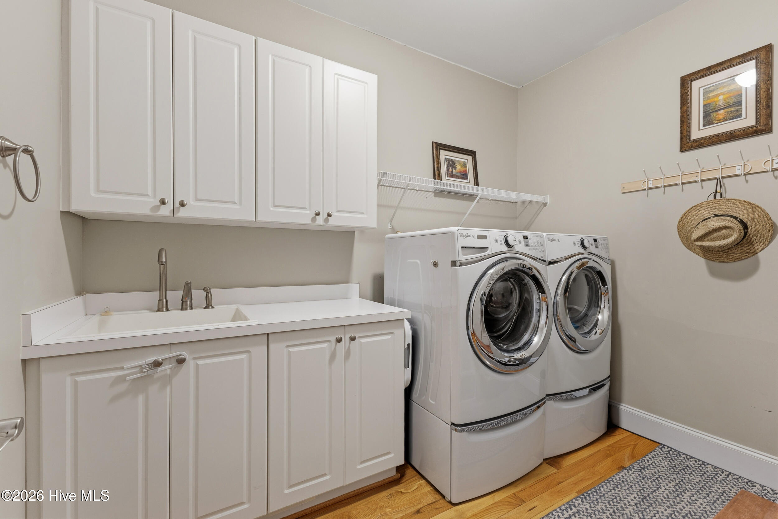 100558582 | Photo 36