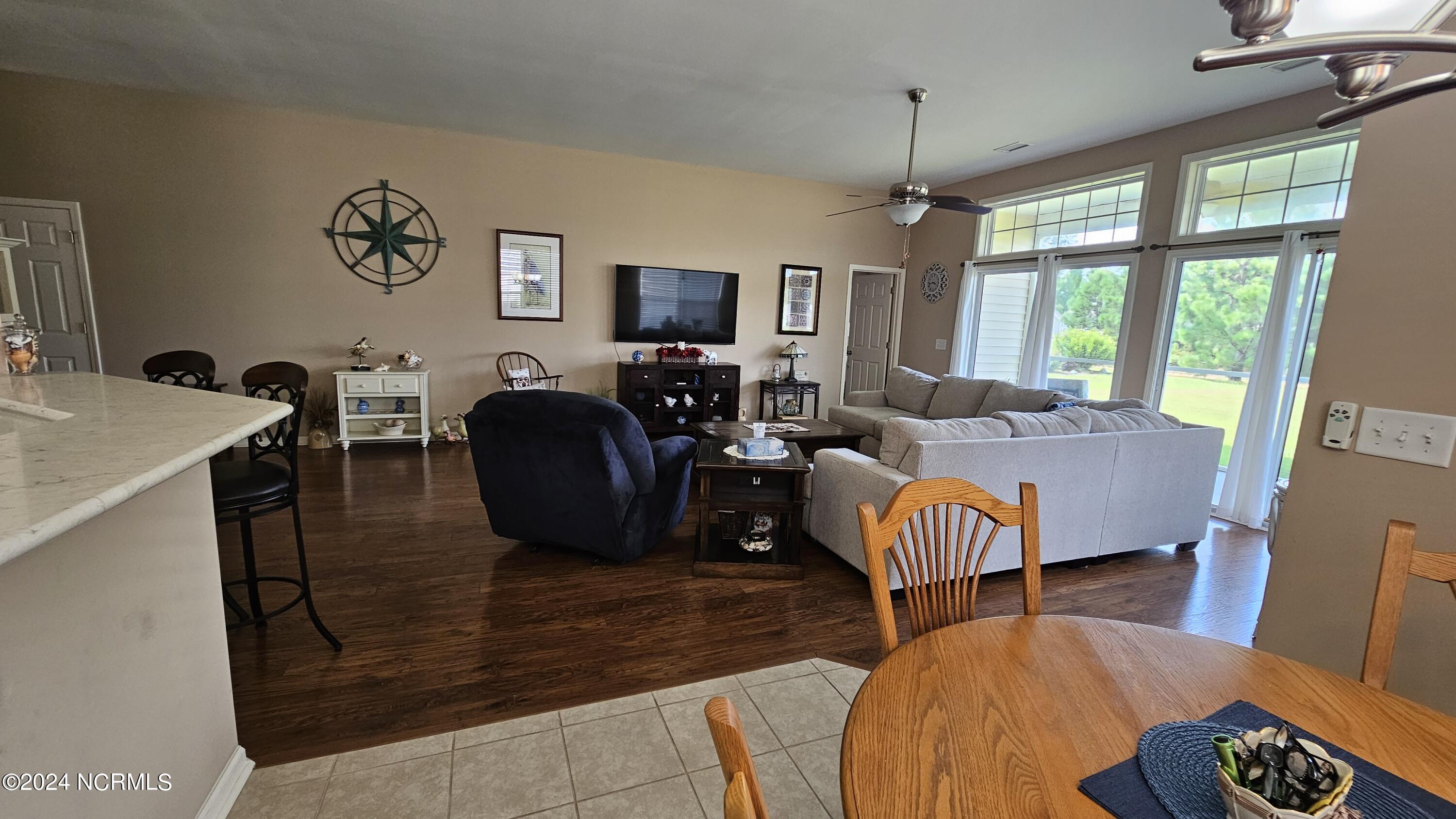 100565741 | Photo 22