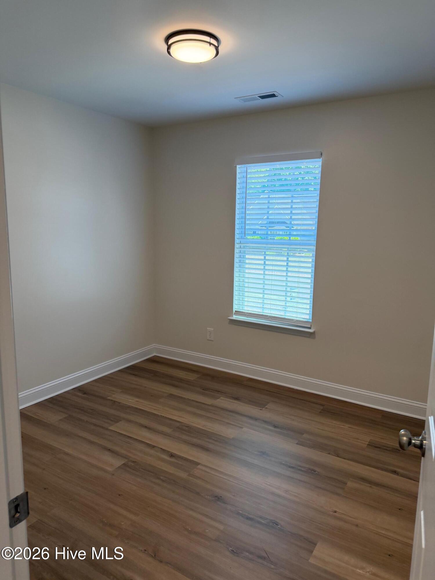 100568177 | Photo 34