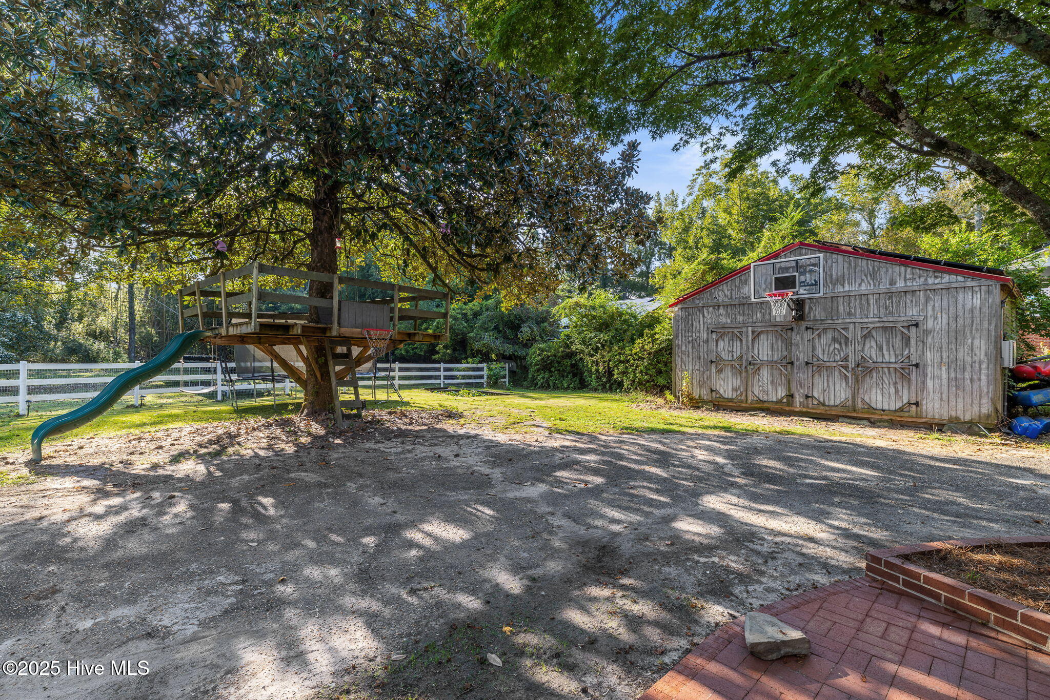 100533679 | Photo 62