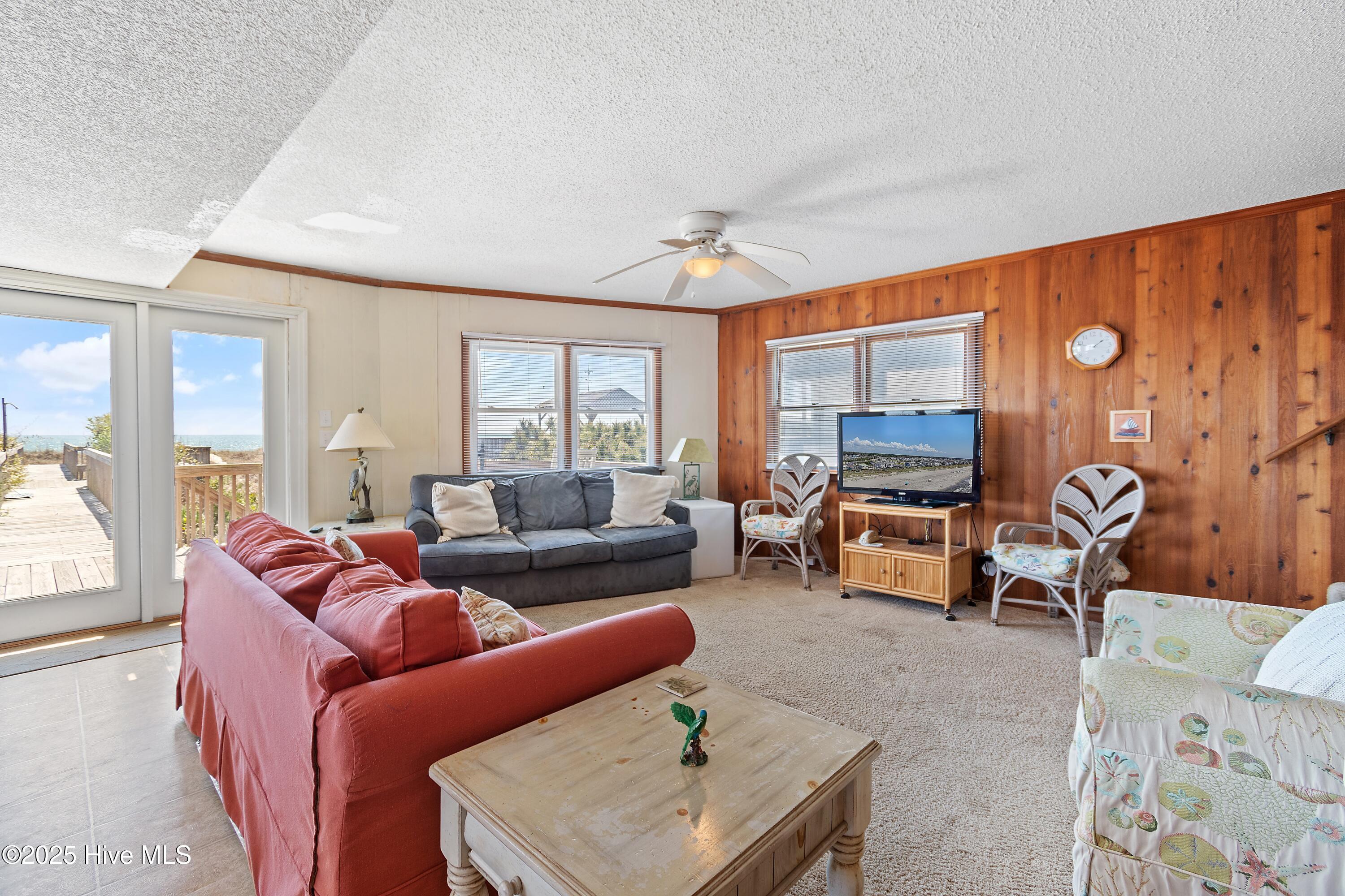 100497729 | Photo 13