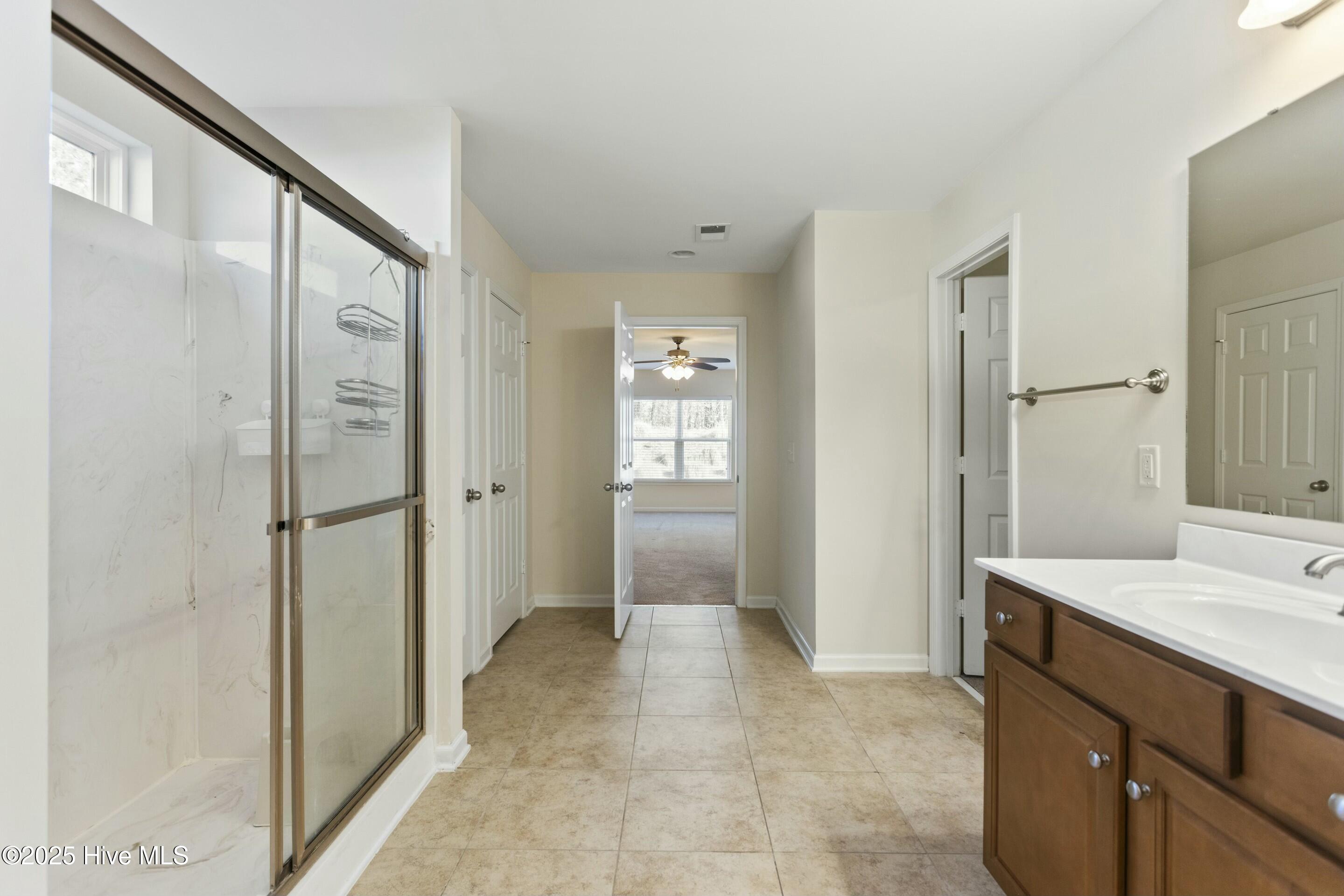 100494630 | Photo 21