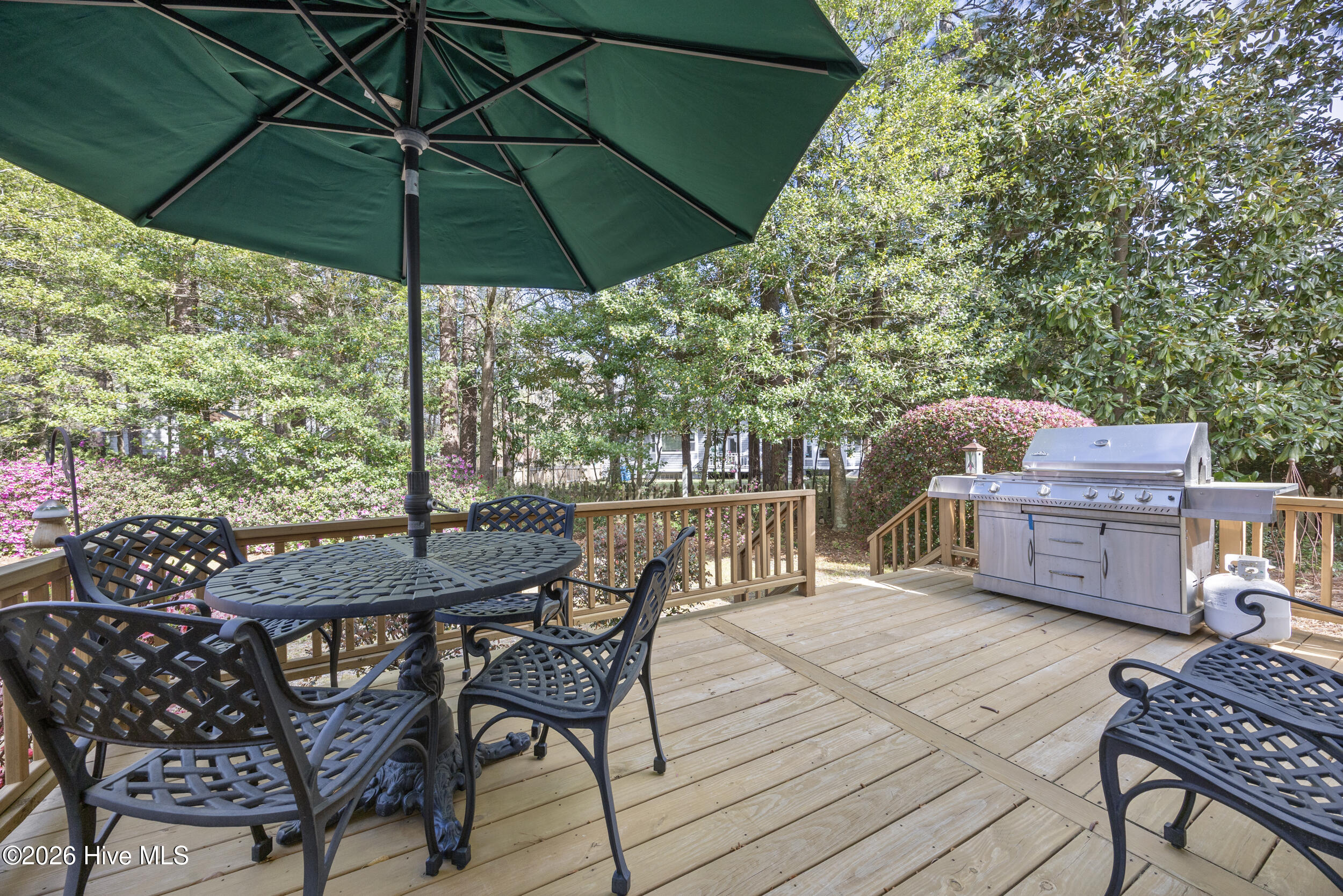 100564035 | Photo 52