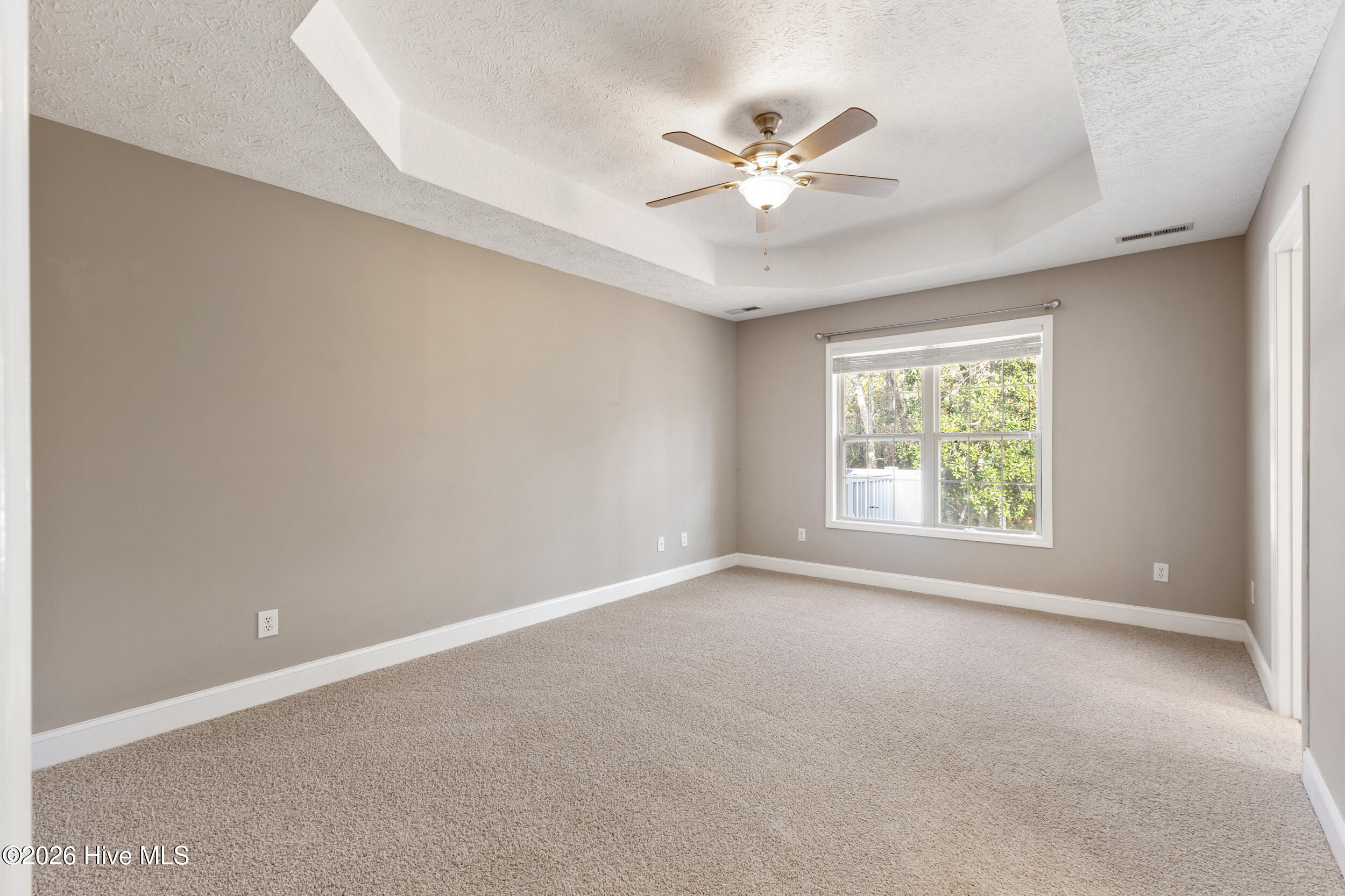 100553711 | Photo 16