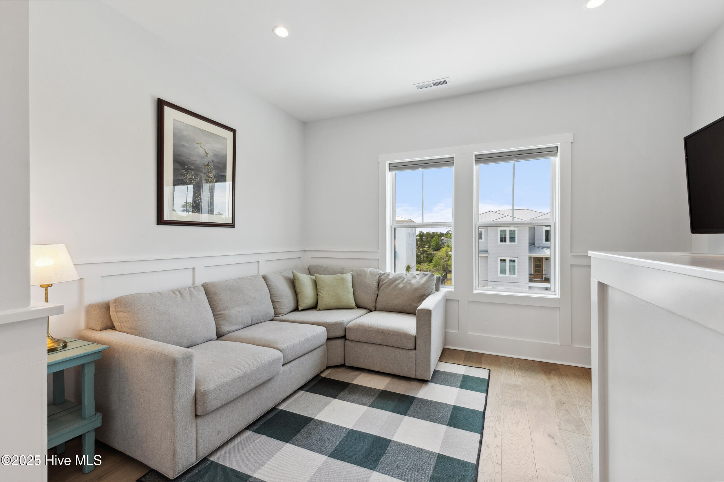 100553970 | Photo 32