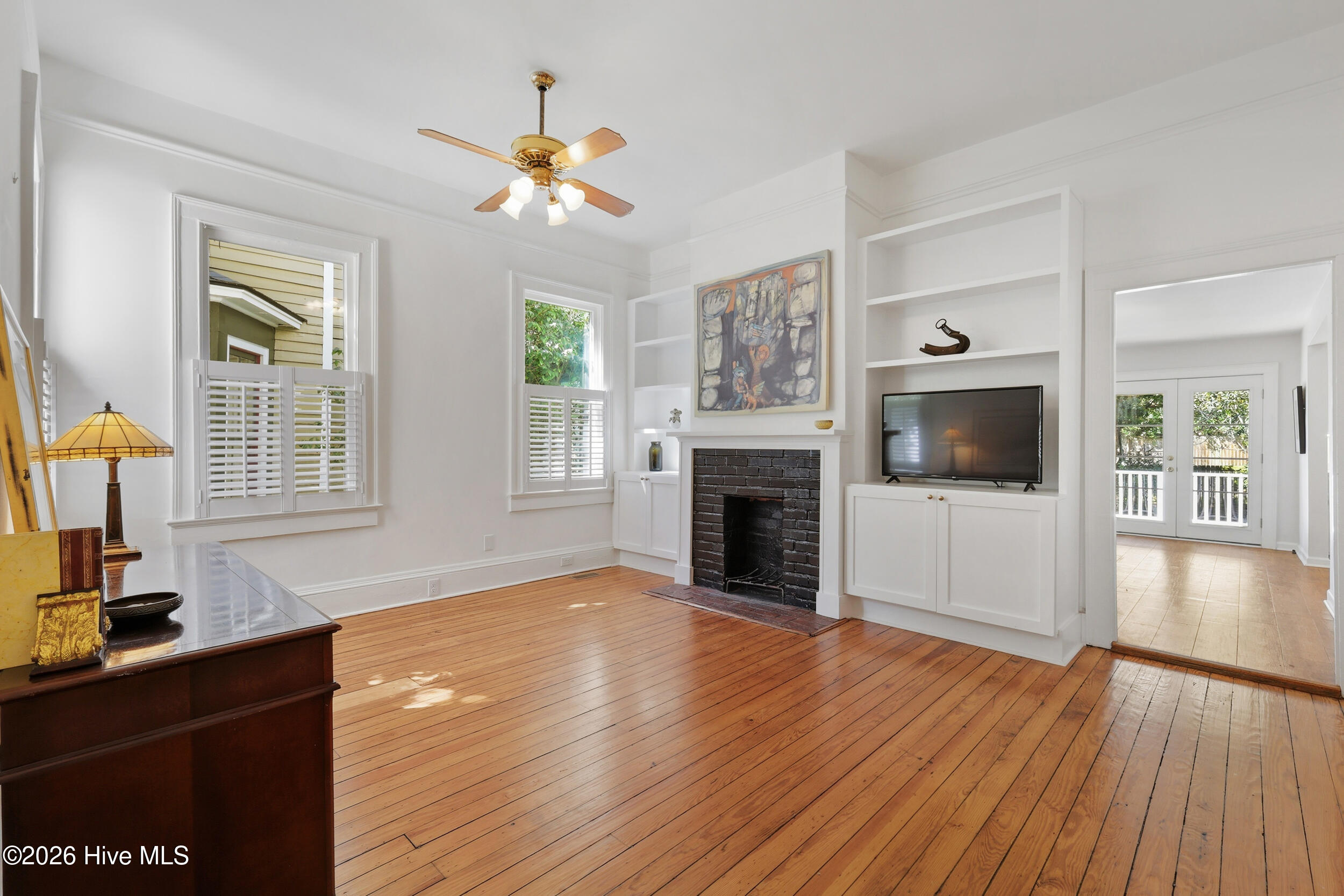 100561300 | Photo 12