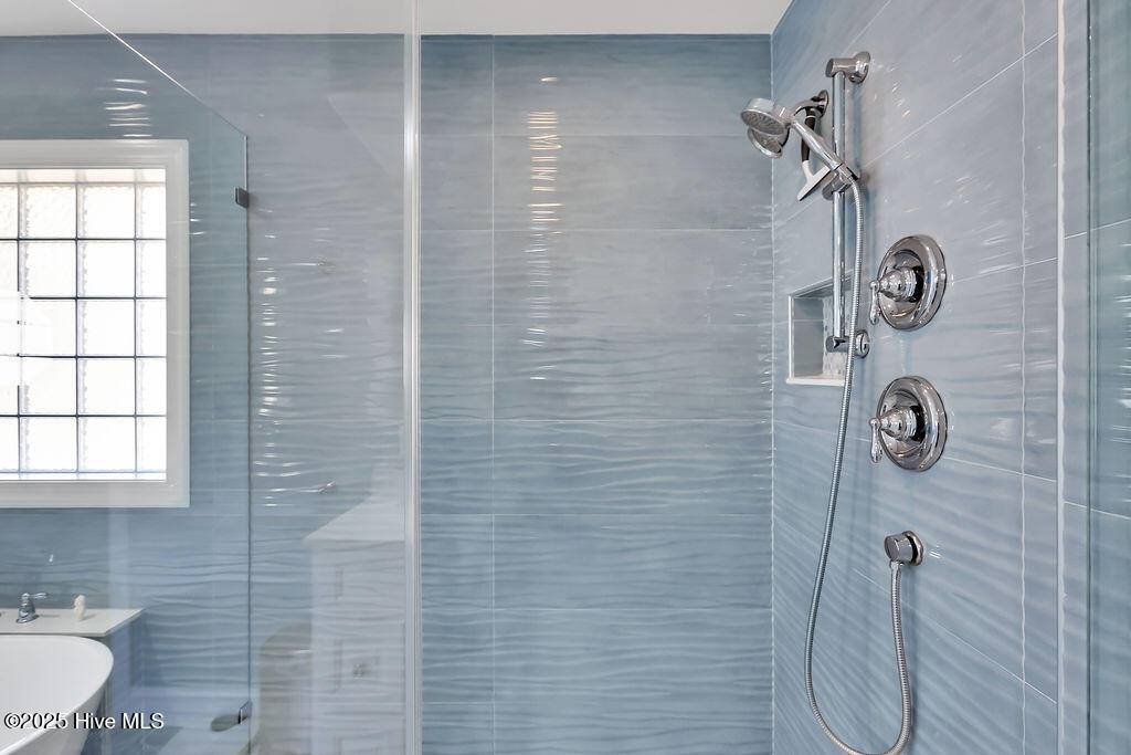 100544597 | Photo 21