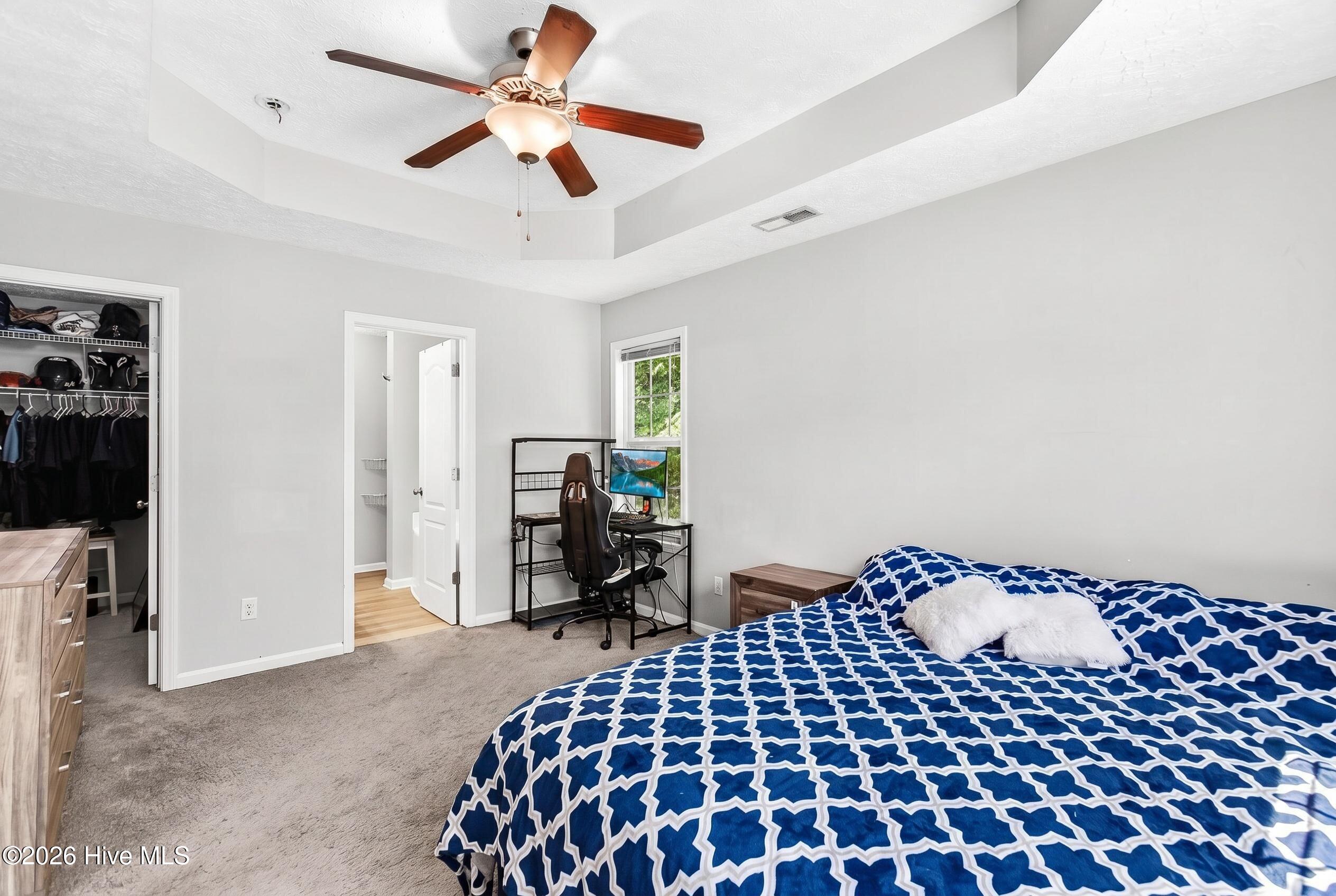 100569202 | Photo 14